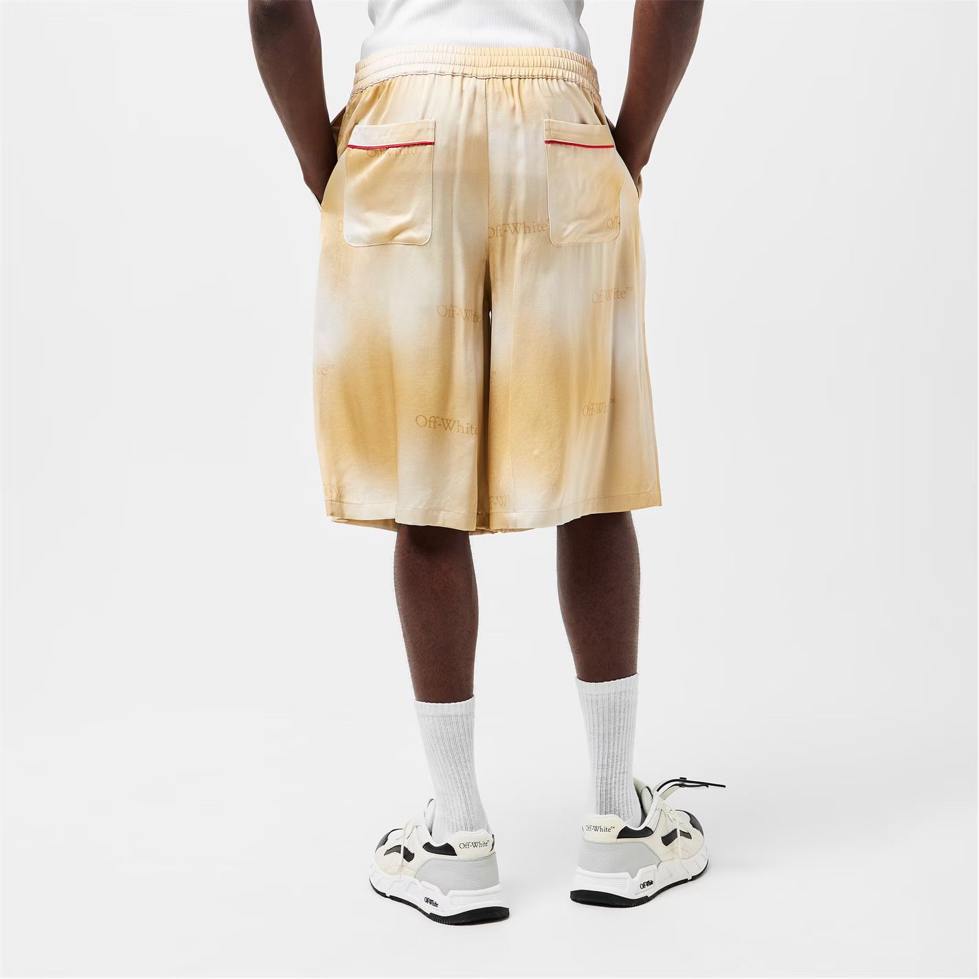 Off-White o1g2r1mq0226 Closed Cuff Fleece Shorts In Beige/White Size US 30 / EU 46 - 3 Thumbnail