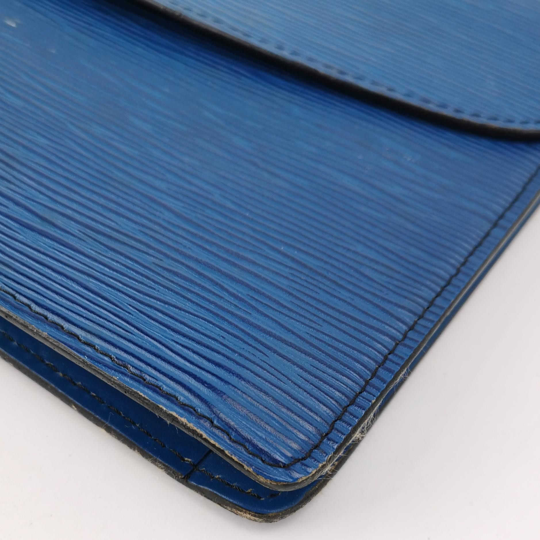 Louis Vuitton Louis Vuitton (LV) Cowhide Water Ripple Solid Color Letter Size ONE SIZE - 6 Thumbnail