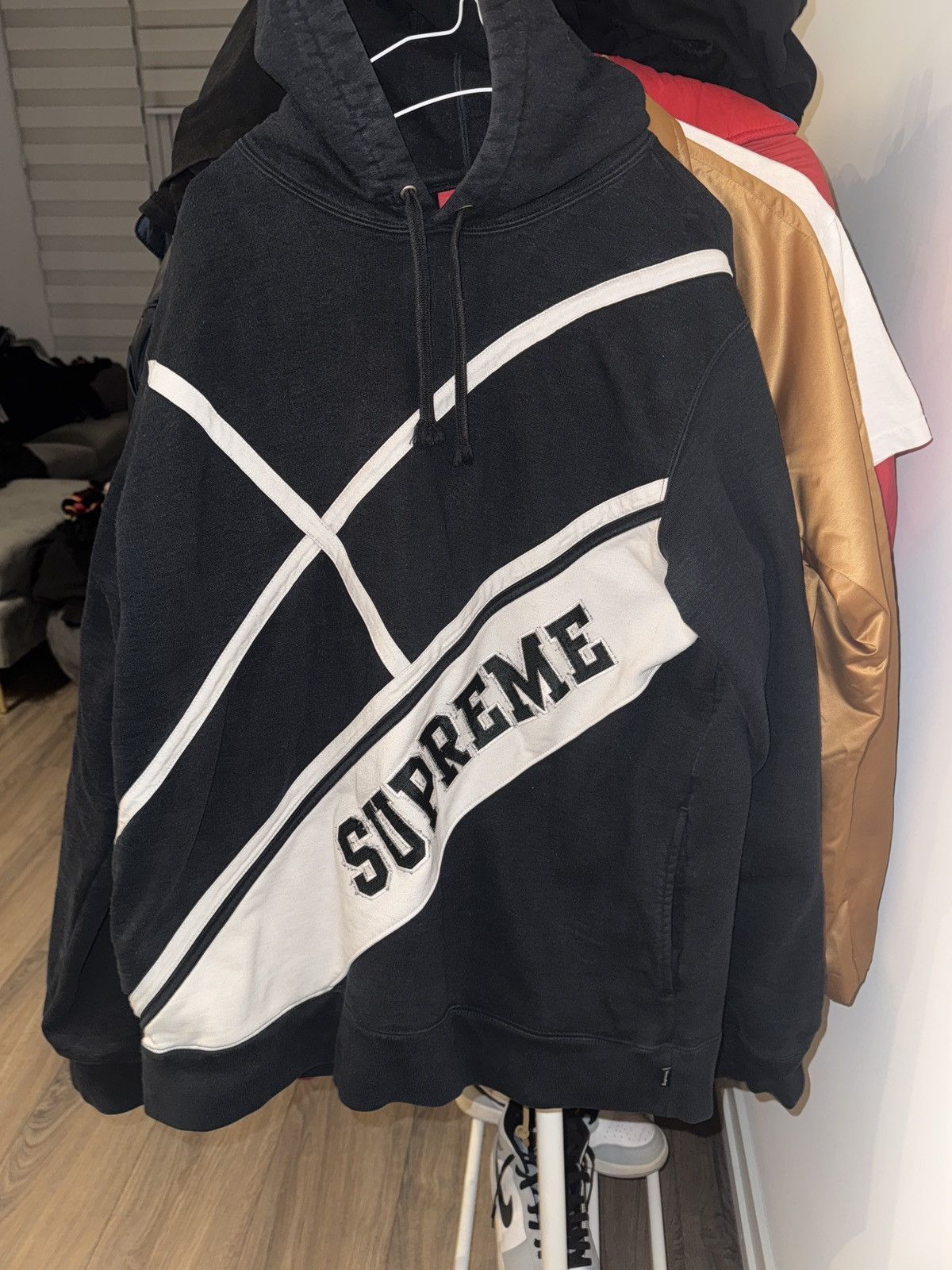 Supreme Supreme Hoodie Size US L / EU 52-54 / 3 - 1 Thumbnail