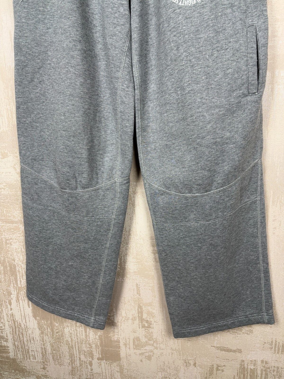 Nike Vintage Nike Air Logo Baggy Sweatpants Fleece US/UK 28-30 Size US 30 / EU 46 - 11 Thumbnail