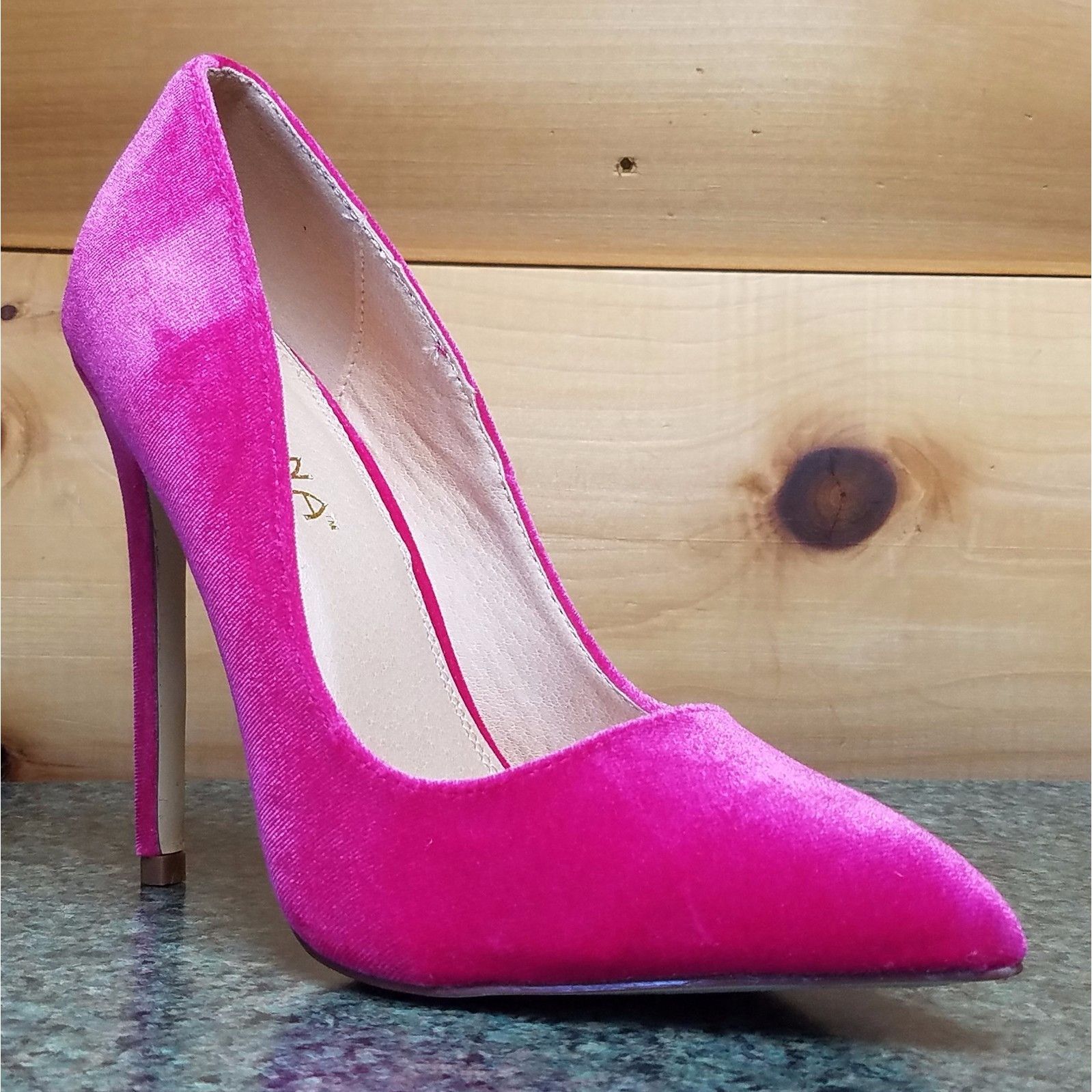 Other Liliana Fuchsia Velvet Single Sole Pointy Toe Pump 5" Heel S Size US 8.5 / IT 38.5 - 6 Thumbnail