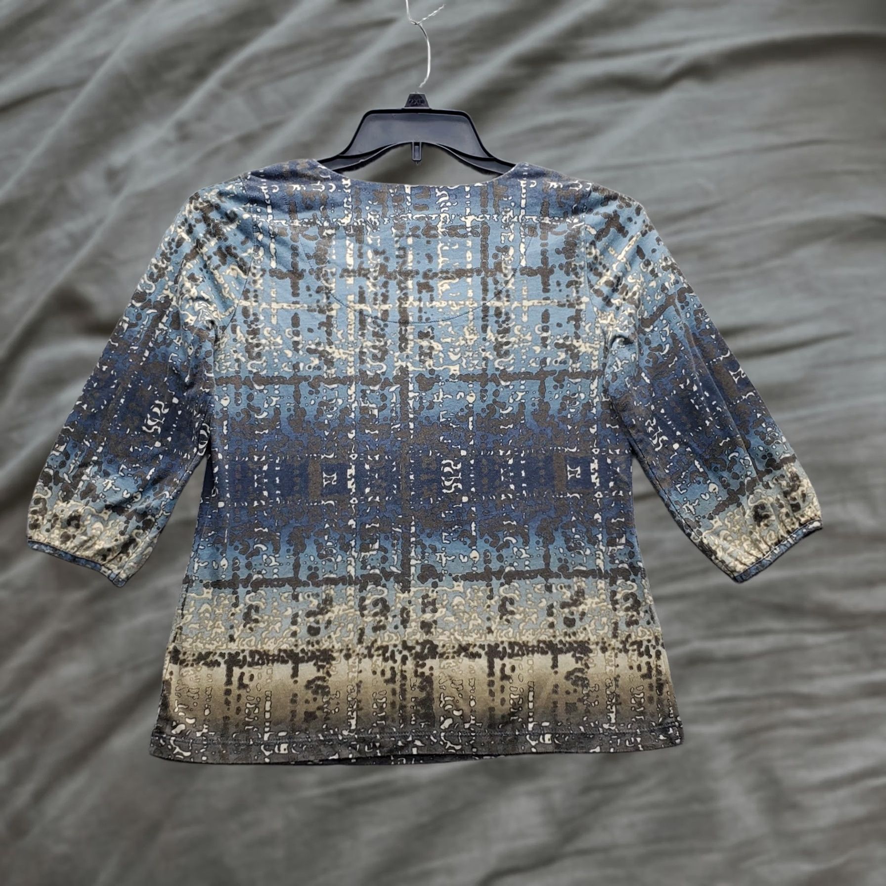 Liz Claiborne Liz Claiborne Blouse Womens Petites M Multi Geometric Pleated Balloon Sleeve Shirt Womens Size PM Multicolor Geometric Pattern 100% Cotton Size M / US 6-8 / IT 42-44 - 1 Thumbnail