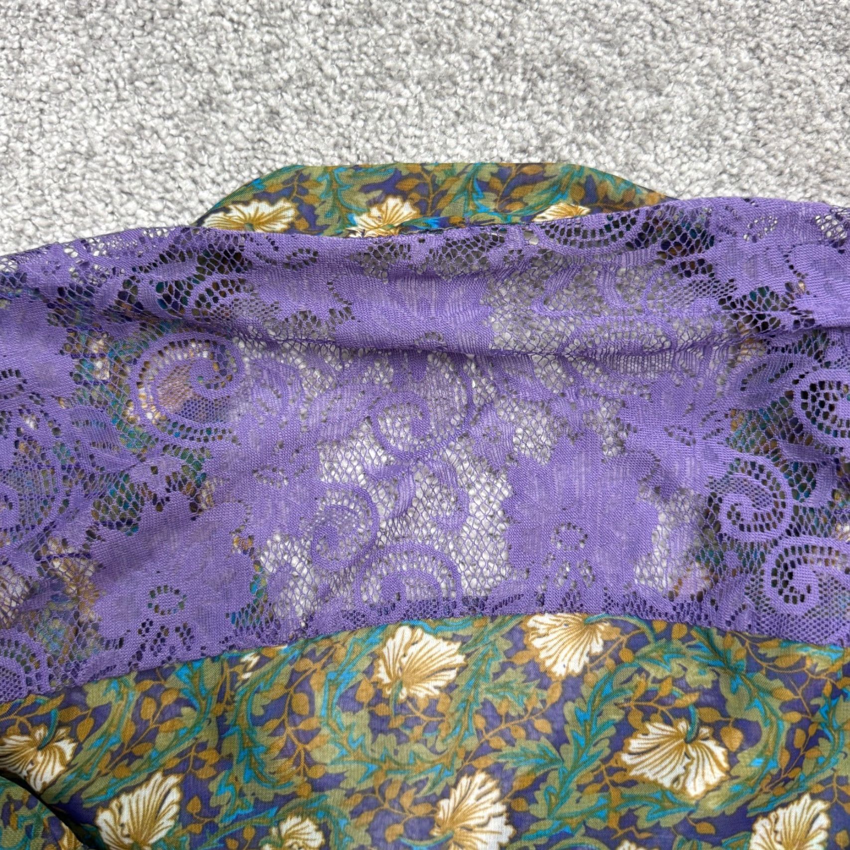 Vintage Gibson Puff Sleeve Tie High Neck Floral Blouse Womens M Green Purple Lace Floral Boho Cottage Boho Blouse, Puff Sleeve, Green, Medium, Gibson, Womens Size M / US 6-8 / IT 42-44 - 3 Thumbnail
