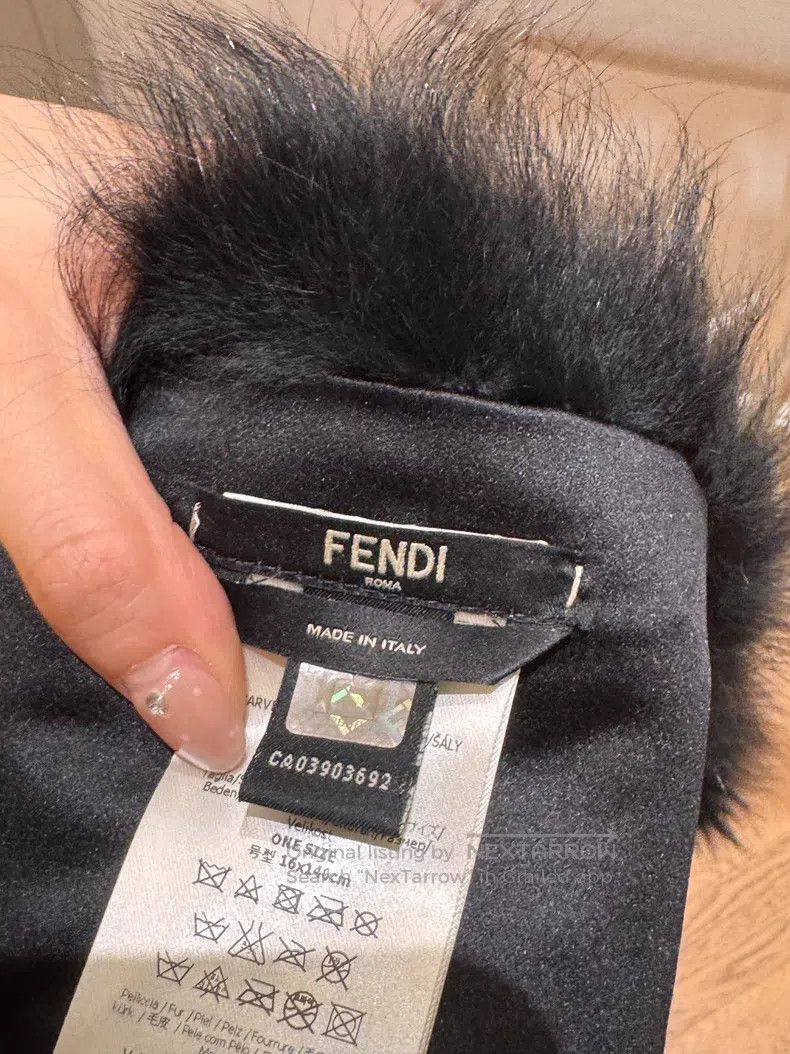 Fendi Fendi size 16x140cm Black Patchwork Fox Fur Shawl Size ONE SIZE - 3 Thumbnail