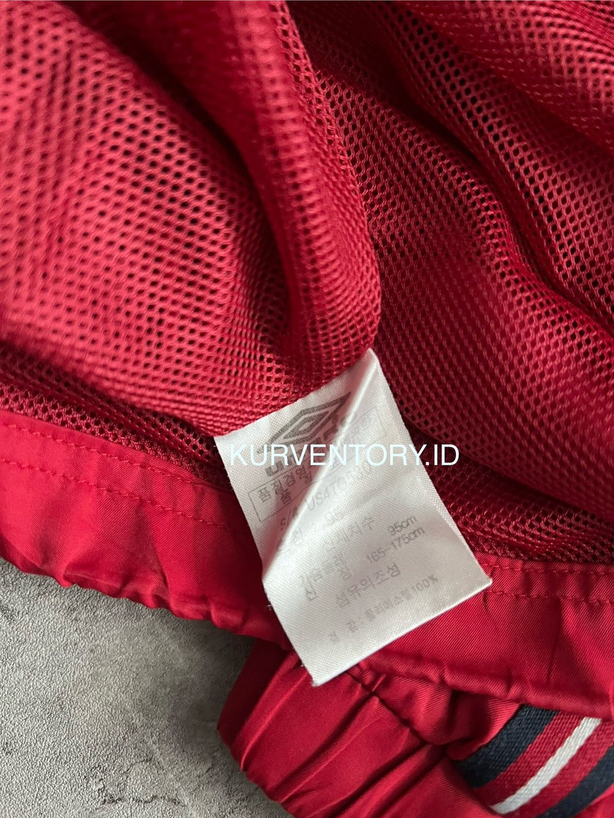 Umbro (SOLD) Vintage Umbro England Halfzip Windbreaker Size US L / EU 52-54 / 3 - 7 Thumbnail