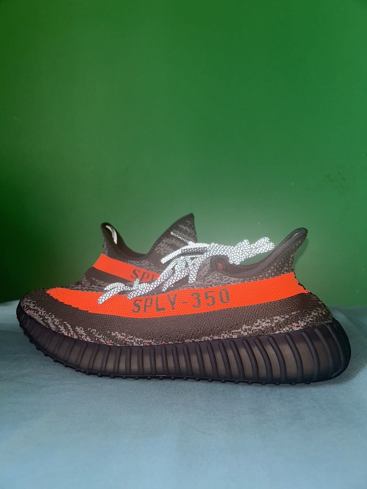 Adidas Adidas Yeezy Boost 350 V2 Carbon Beluga 2023 Size US 11.5 / EU 44-45 - 2 Thumbnail