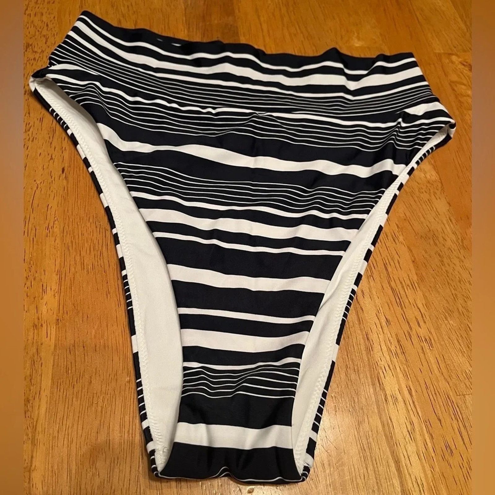 The Unbranded Brand Aerie High-cut Cheeky bikini bottoms, size S/P. Size ONE SIZE - 1 Thumbnail