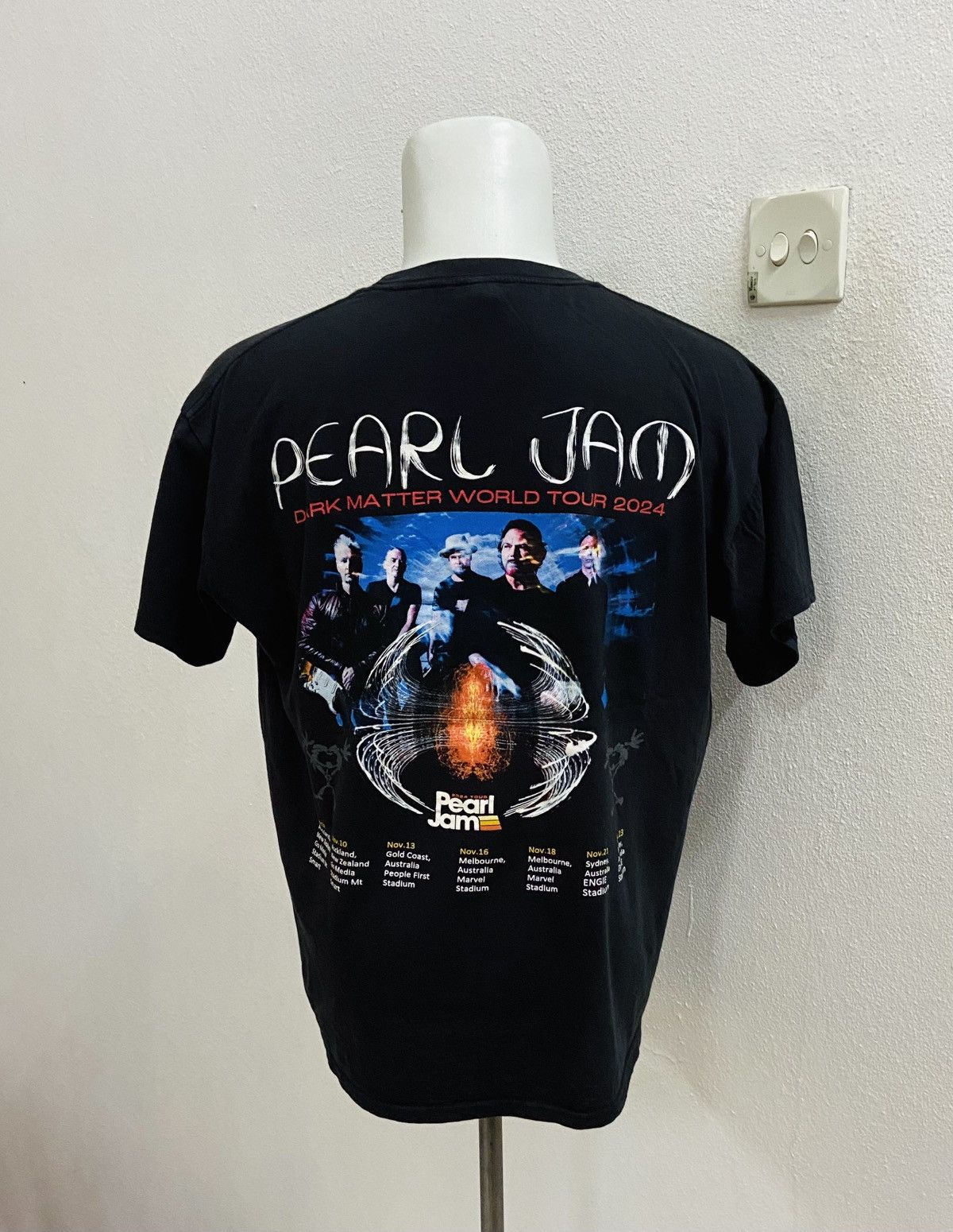 Band Tees PEARL JAM DARK MATTERS WORLD TOUR 24 Size US L / EU 52-54 / 3 - 2 Thumbnail