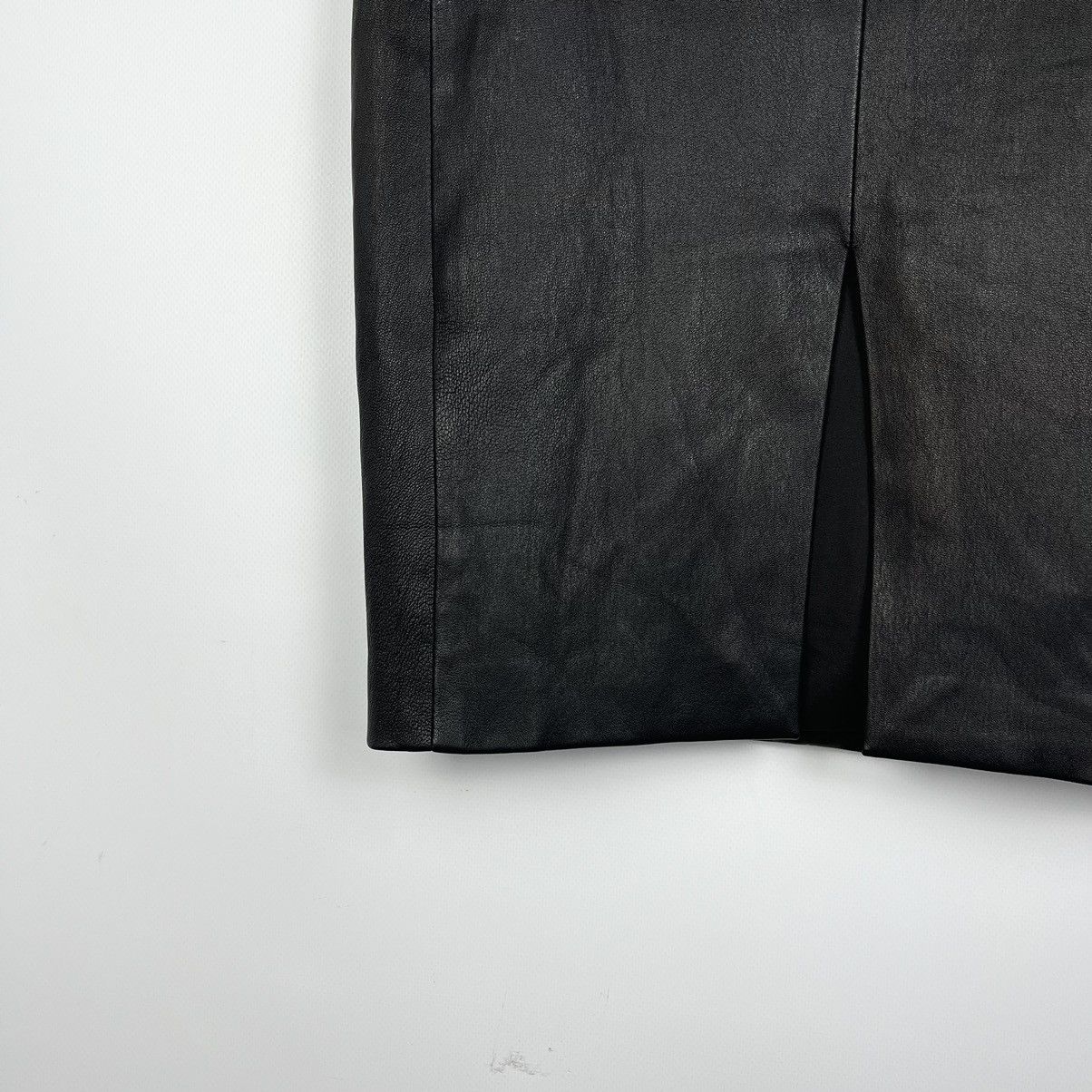 Diane von Furstenberg Ladies Diane Von Fustenberg Avant-Garde Leather Midi Skirt Size 30" / US 8 / IT 44 - 4 Thumbnail