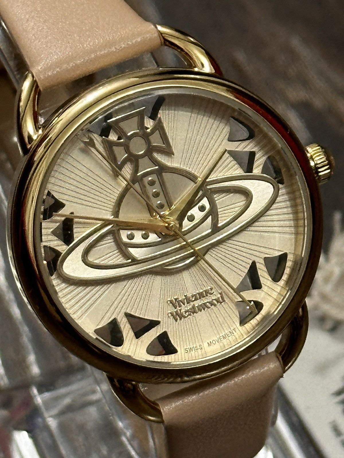 Vivienne Westwood 🌸Vivienne Westwood Big-ORB Pink-Gold Y2k Watch Size ONE SIZE - 4 Thumbnail