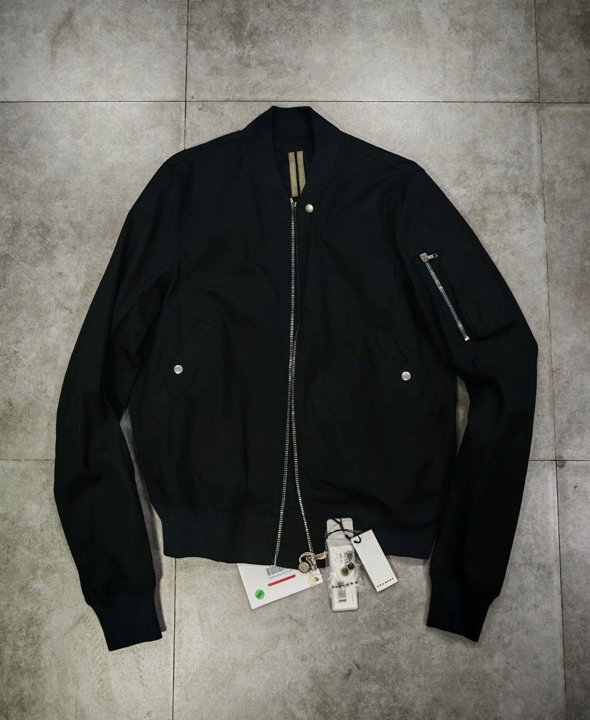 Rick Owens Rick Owens MA-1 jacket Brand new Size US S / EU 44-46 / 1 - 1 Thumbnail