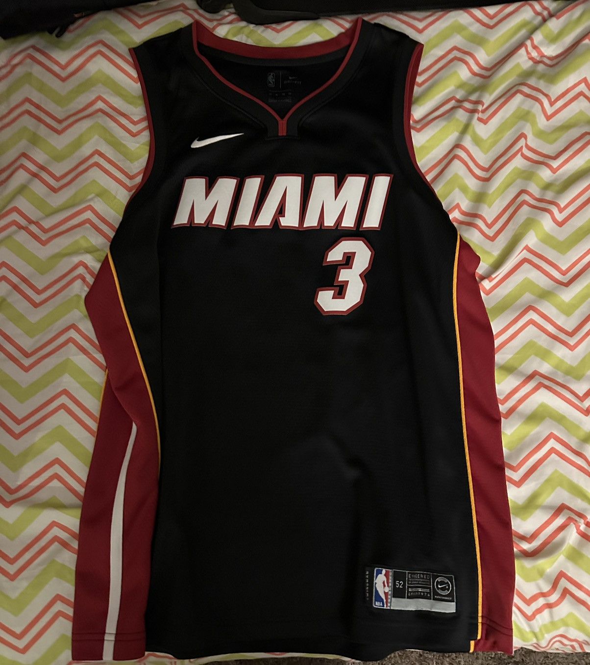 NBA × Nike Dwyane Wade Miami Heat Nike Jersey Size US XL / EU 56 / 4 - 1 Thumbnail