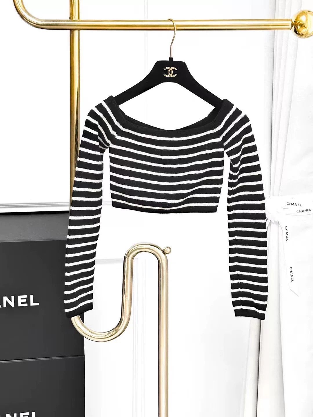 Saint Laurent Paris Saint Laurent Striped Off-Shoulder Crop Top Size XS / US 0-2 / IT 36-38 - 1 Thumbnail