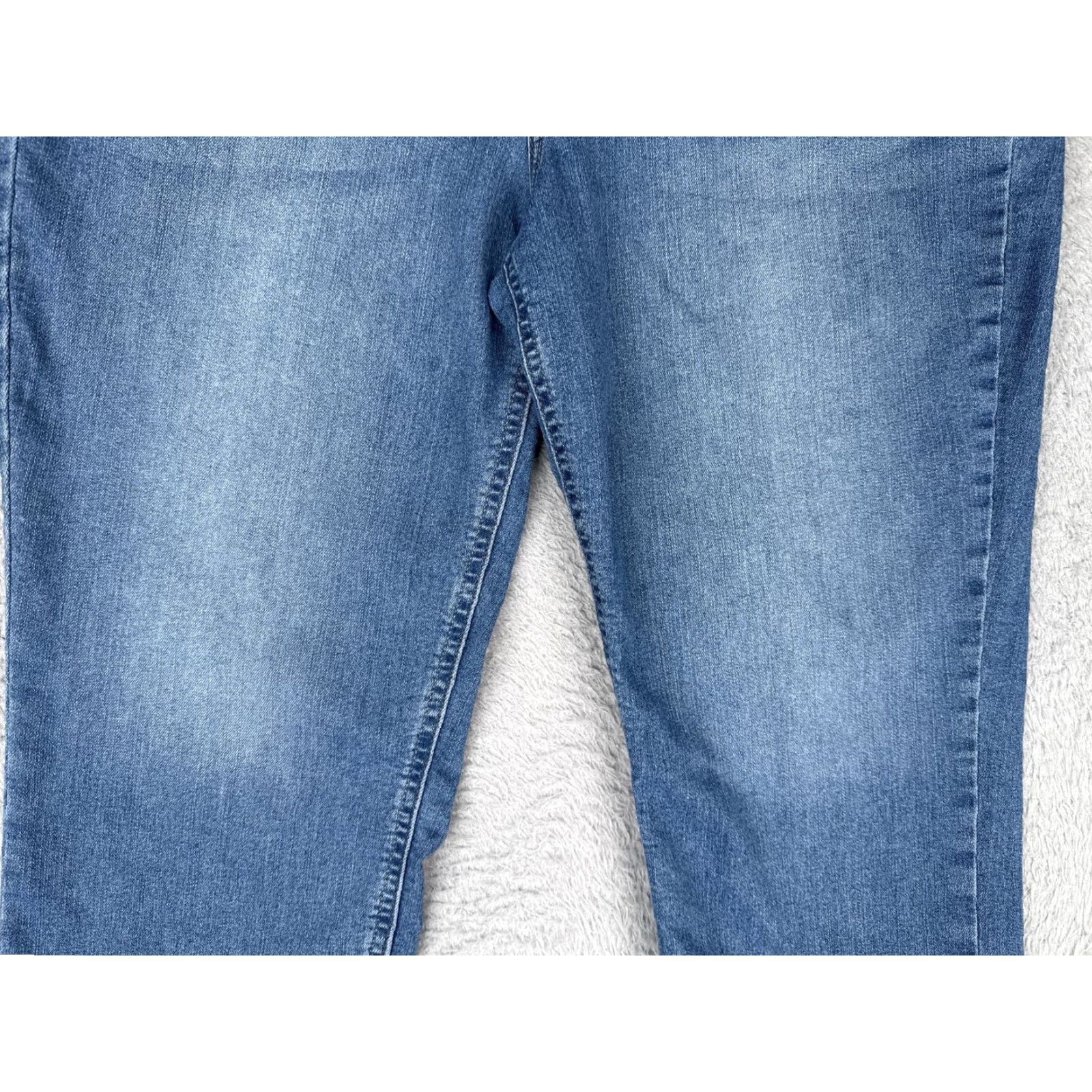 Vintage Riders by Lee Capri Jeans Womens 12 Blue Mid Rise Stretch Denim Zip Fly 5-Pocket Button Regular Size 34" / US 12 / IT 48 - 3 Thumbnail