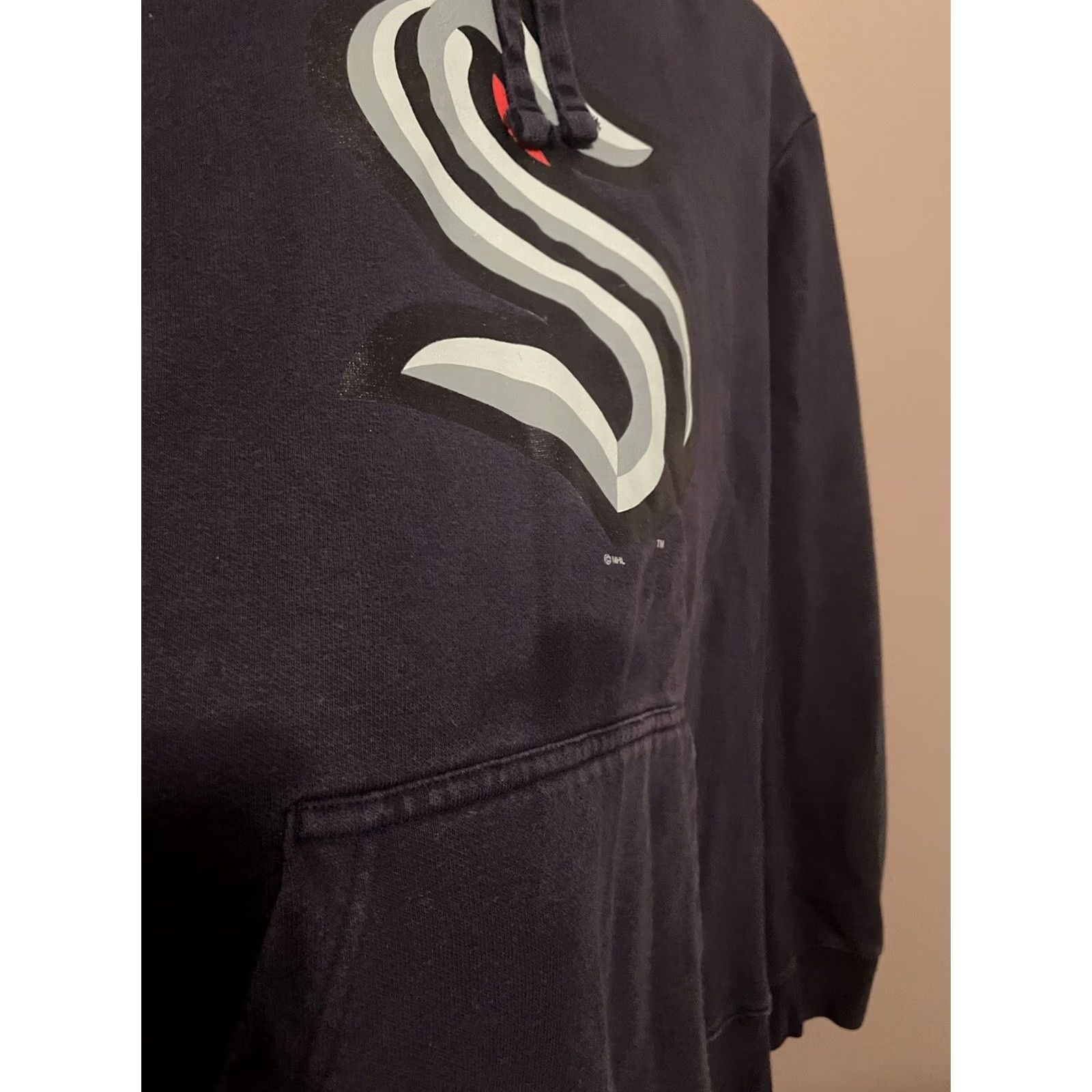 Vintage Fanatics Seattle Kraken Hoodie XL Mens Blue Logo Pullover Hooded Pockets Graphic Print Sports All Seasons Size US XL / EU 56 / 4 - 5 Thumbnail