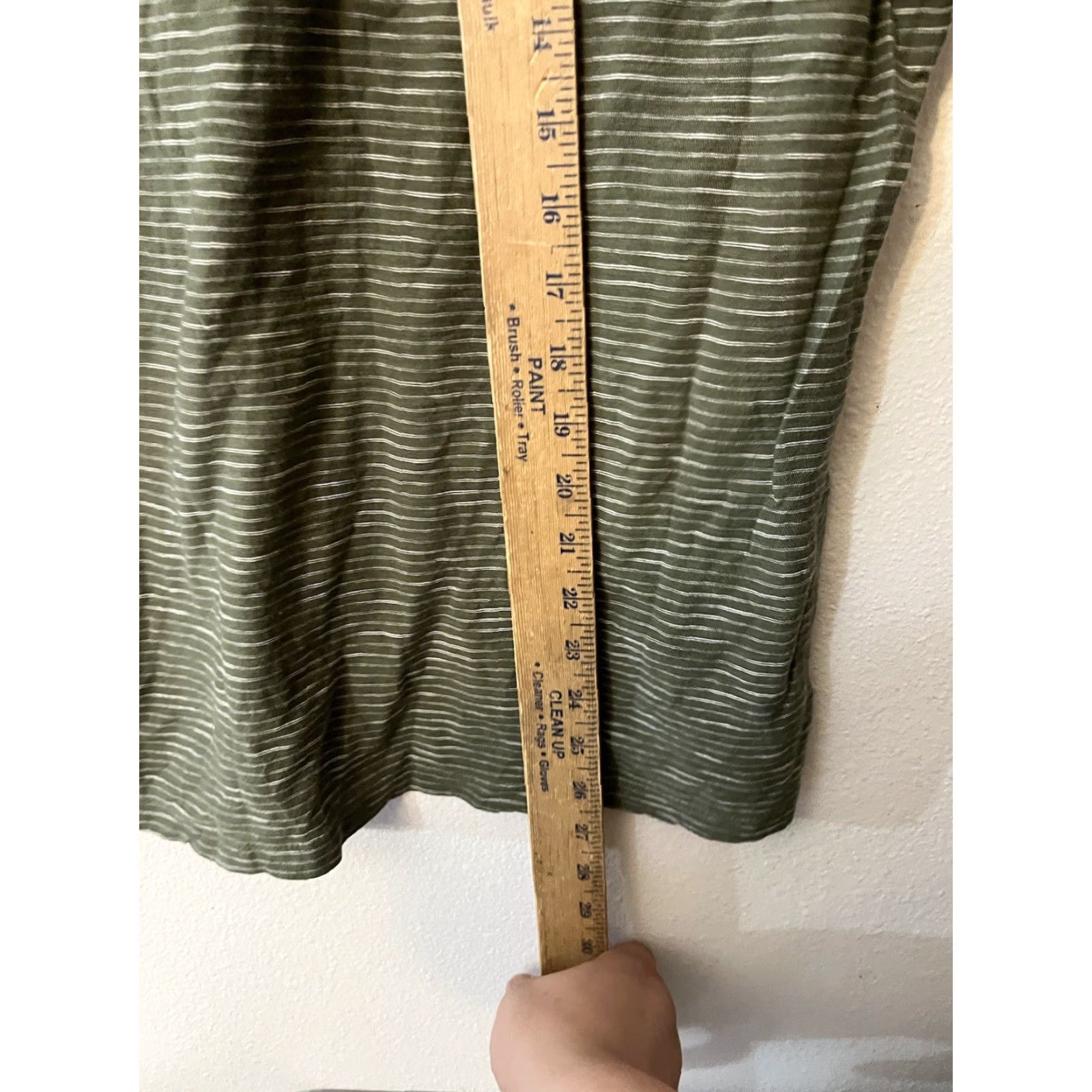 Old Navy Old Navy T-Shirt Mens S Olive Green Striped V-Neck Short Sleeve Cotton Knit Shirt Size US S / EU 44-46 / 1 - 4 Thumbnail
