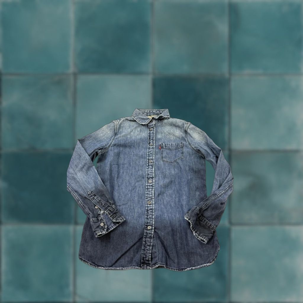 Levi's Levi's Denim Shirt Western Casual Button Up Long Sleeve Womens Small Blue Size S / US 4 / IT 40 - 1 Thumbnail