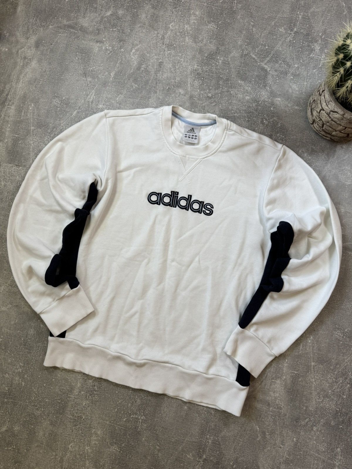 Vintage Adidas Vintage Sweatshirt Big Logo Size US M / EU 48-50 / 2 - 3 Thumbnail
