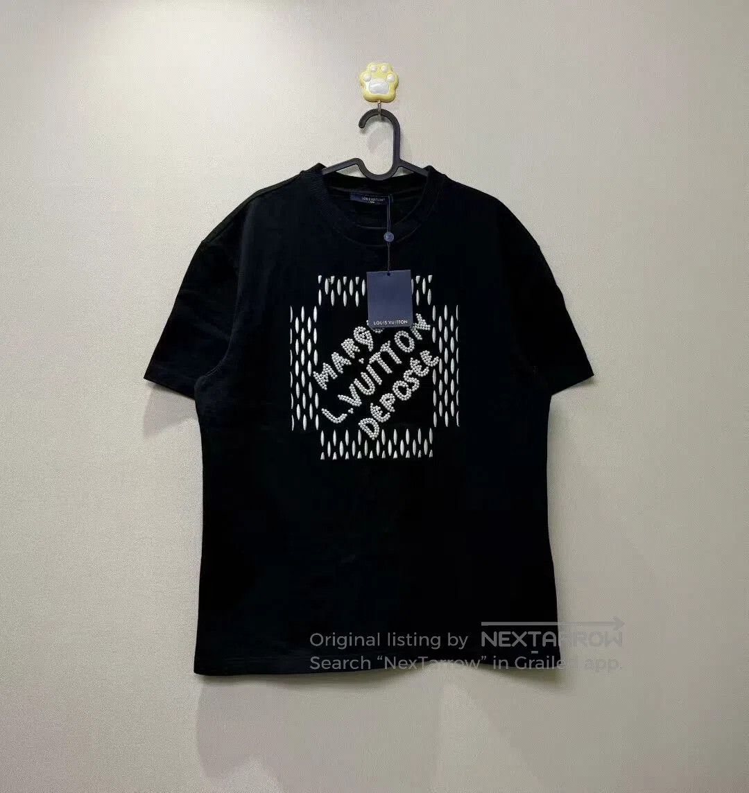 Louis Vuitton Louis Vuitton LV x Pharrell Pearl Logo Tee. Size US L / EU 52-54 / 3 - 1 Thumbnail