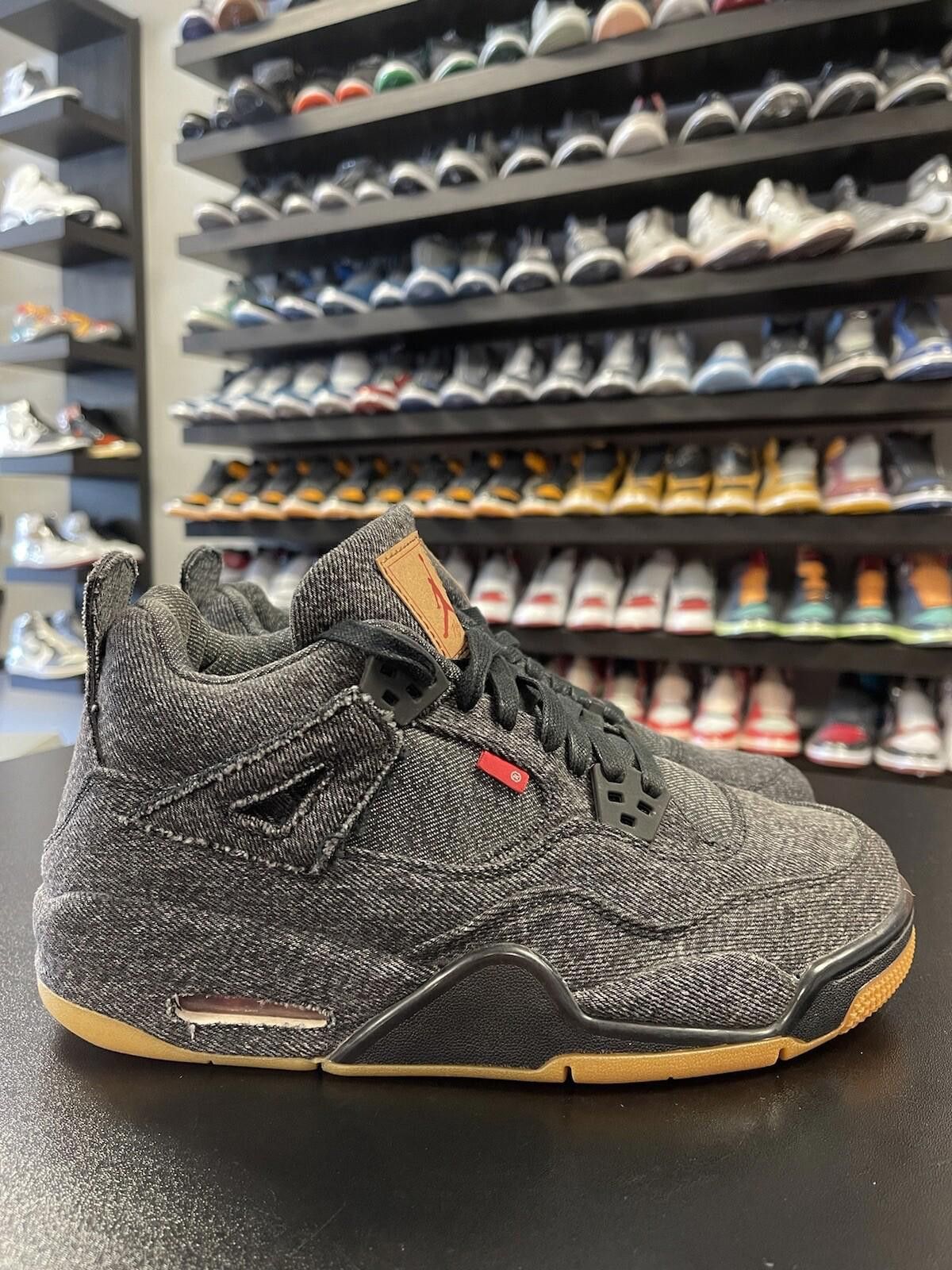 Jordan Brand Size 6 - Levi's x Air Jordan 4 Retro Black Denim Very Clean Size US 6 / EU 39 - 3 Thumbnail