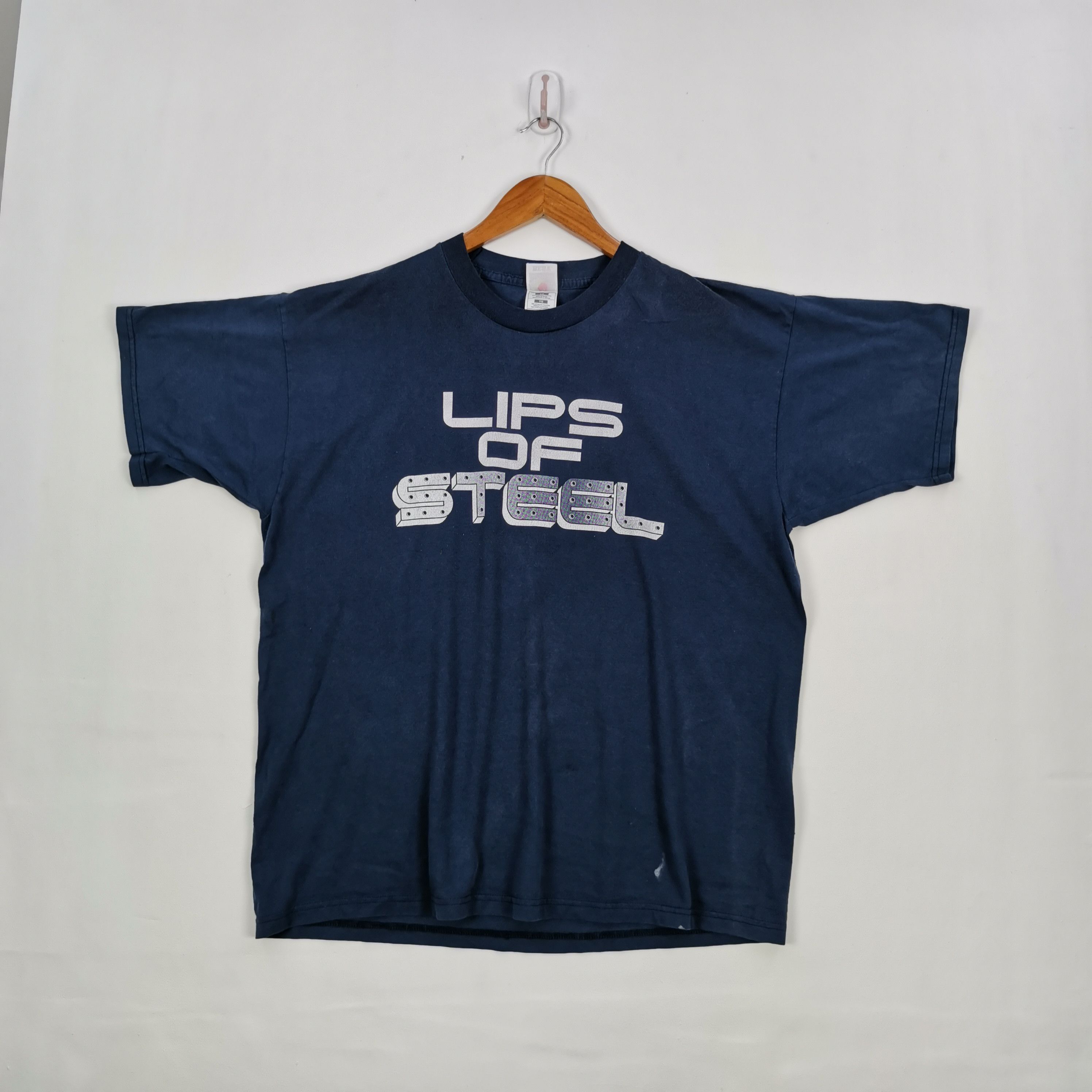 Vintage Vintage 90s Lips of Steel T-Shirt Tees Size US L / EU 52-54 / 3 - 1 Thumbnail
