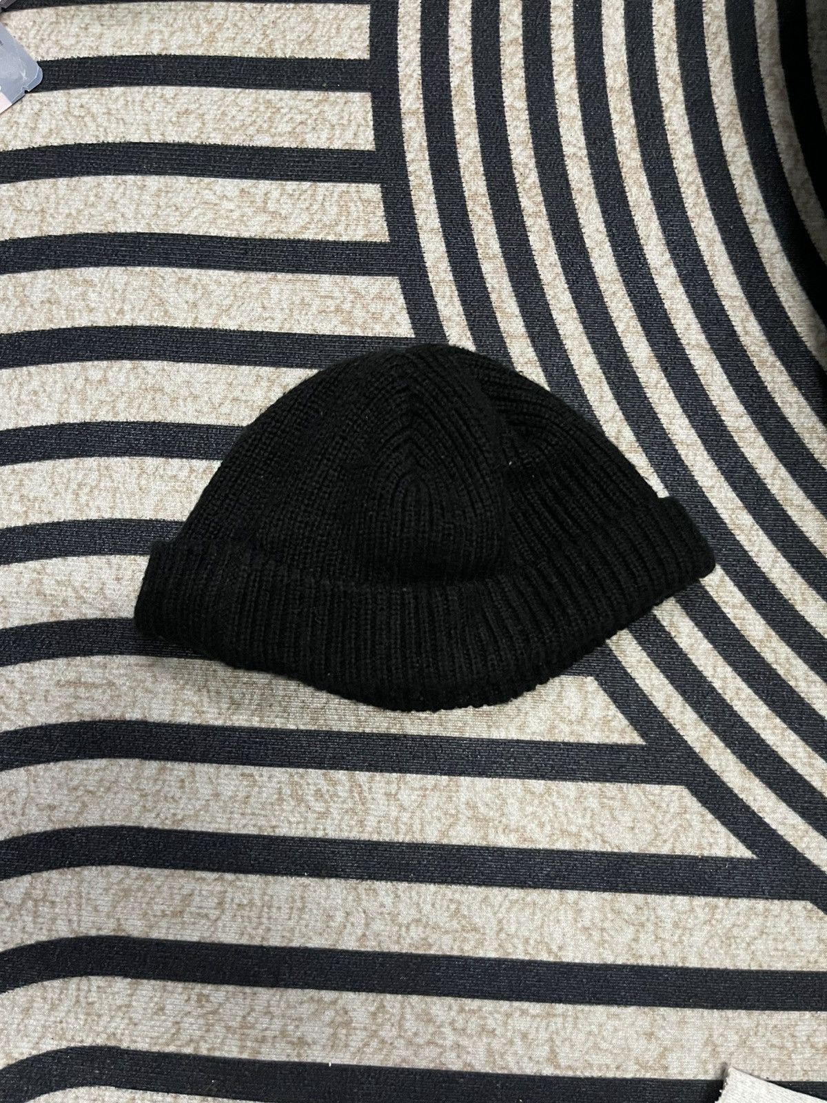 Obey × Shepard Fairey 2000s OBEY STUDDED LOGO BEANIE HAT Size ONE SIZE - 2 Thumbnail