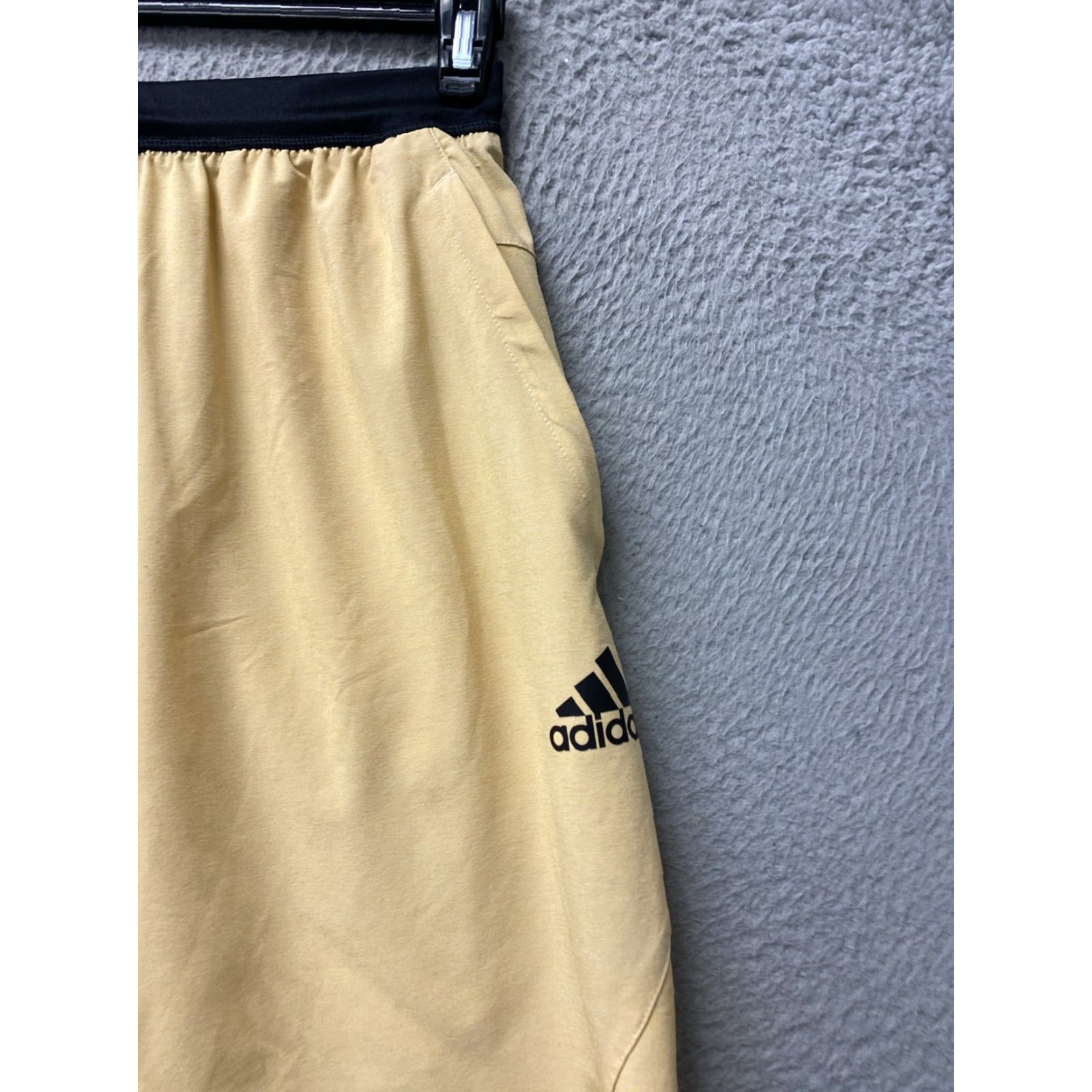 Adidas Adidas Training Short Mens S Toffee Brown Drawstring Stretch Aeroready /61-43 Size US 29 - 2 Thumbnail