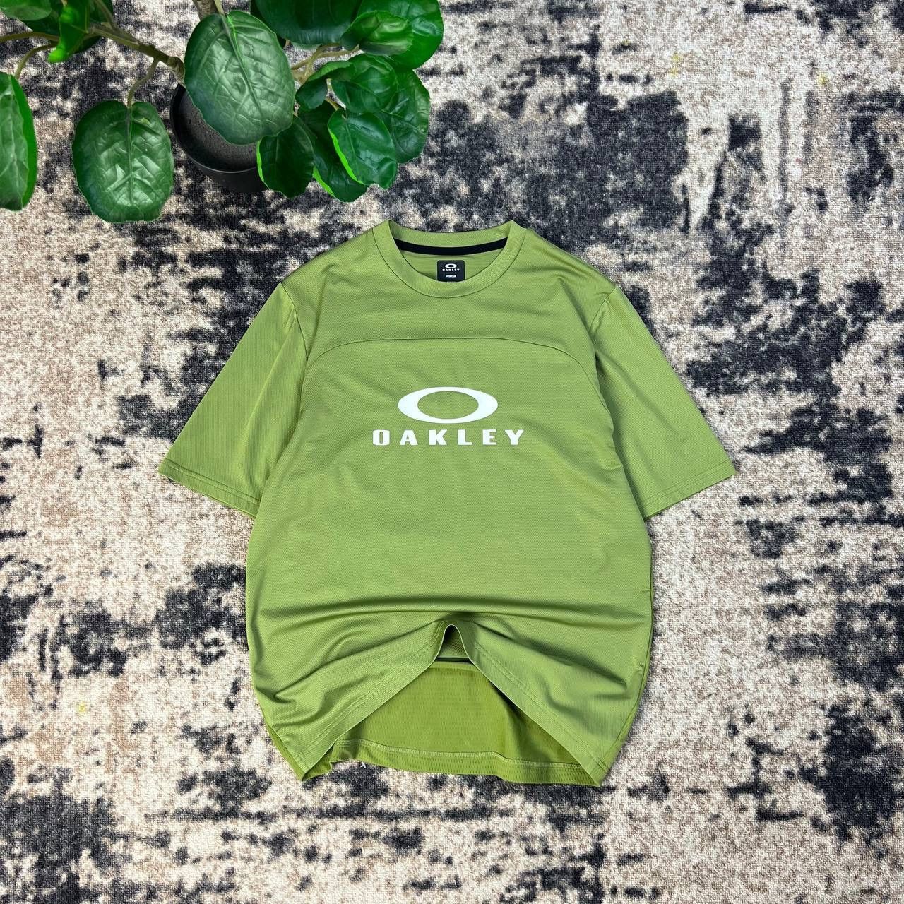 Oakley Oakley Big Logo Vintage Gorpcore Style T-Shirt Size US S / EU 44-46 / 1 - 1 Thumbnail