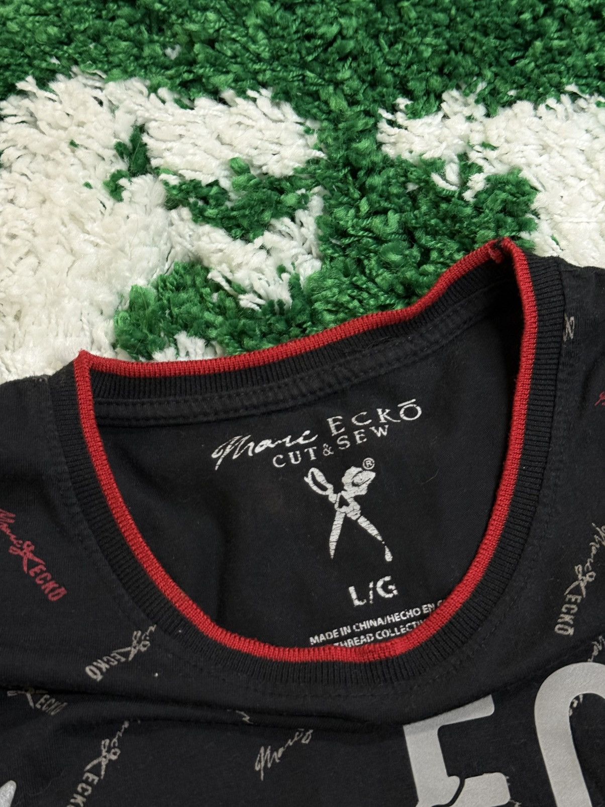 Marc Ecko × Vintage Marc Ecko Cut Sew Cursive Logo Tee Black Large Size US L / EU 52-54 / 3 - 4 Thumbnail