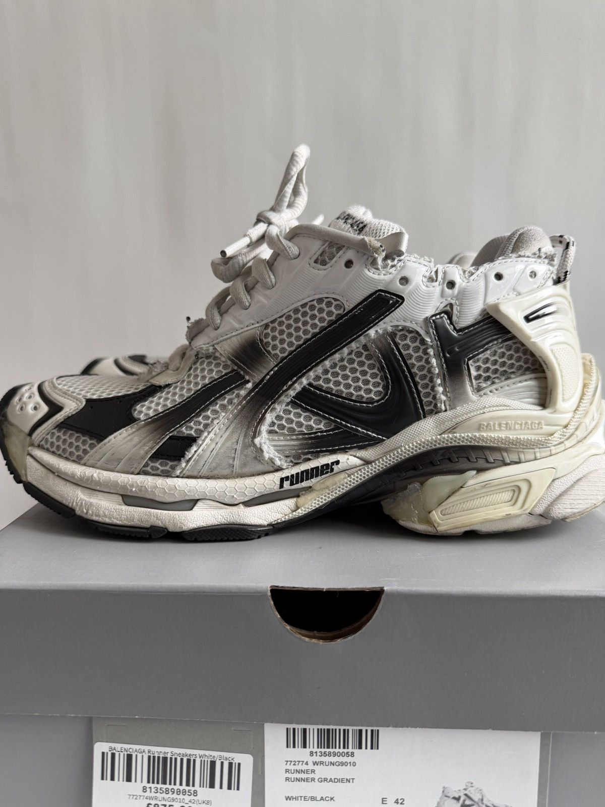 Balenciaga Balenciaga Runner Gradient Sneakers Size US 9 / EU 42 - 4 Thumbnail