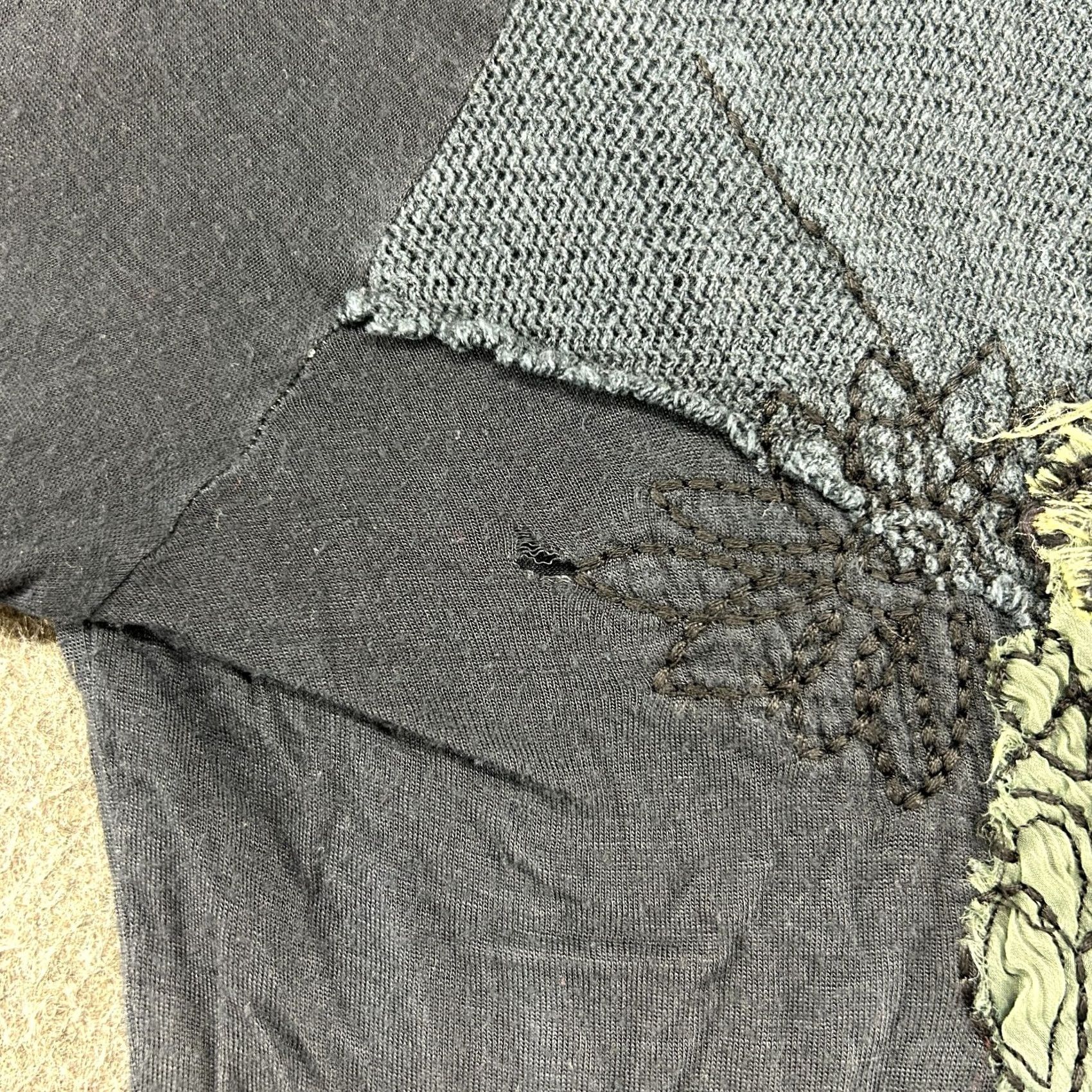 Prana VINTAGE Prana Top Womens M Black Grey Long Sleeve Floral Embroidered Scoop Y2K Size M / US 6-8 / IT 42-44 - 3 Thumbnail