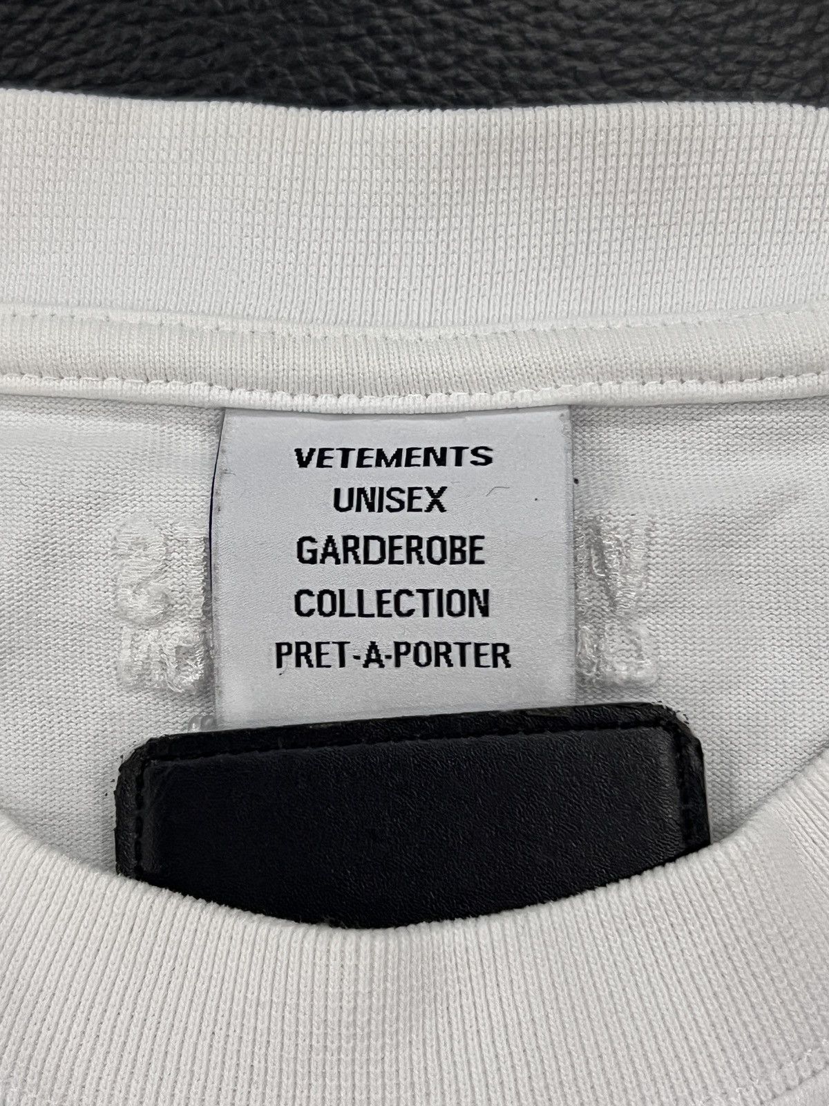 Vetements Vetements FW21 “Information Is Not Knowledge” T-Shirt Size US L / EU 52-54 / 3 - 15 Thumbnail