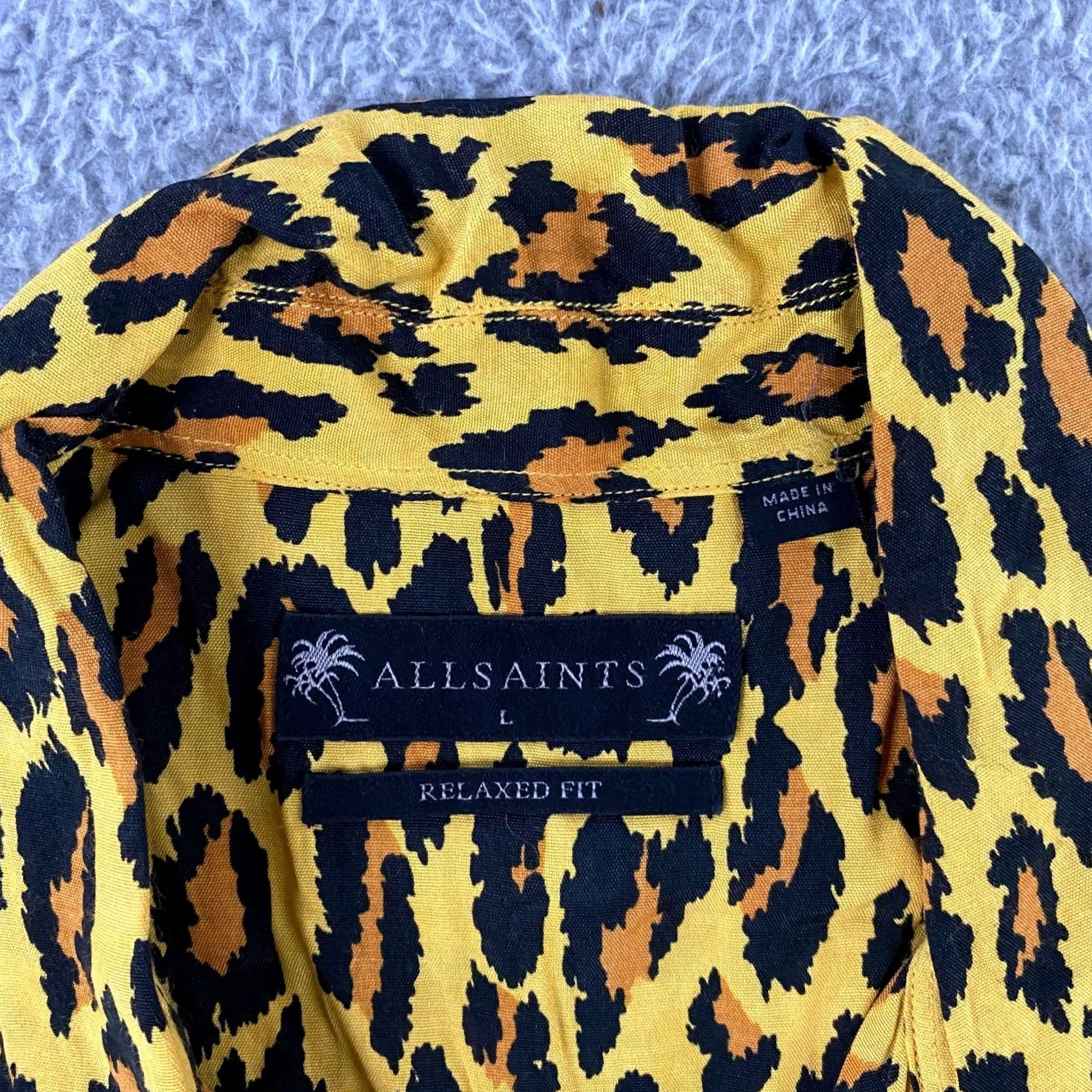 Allsaints AllSaints Catamere SS Shirt L Men Multicolor Button-Up Collared Short Sleeve Retro Graphic Print Casual Party/Travel 90s Theme Womens/Mens? Size US L / EU 52-54 / 3 - 3 Thumbnail