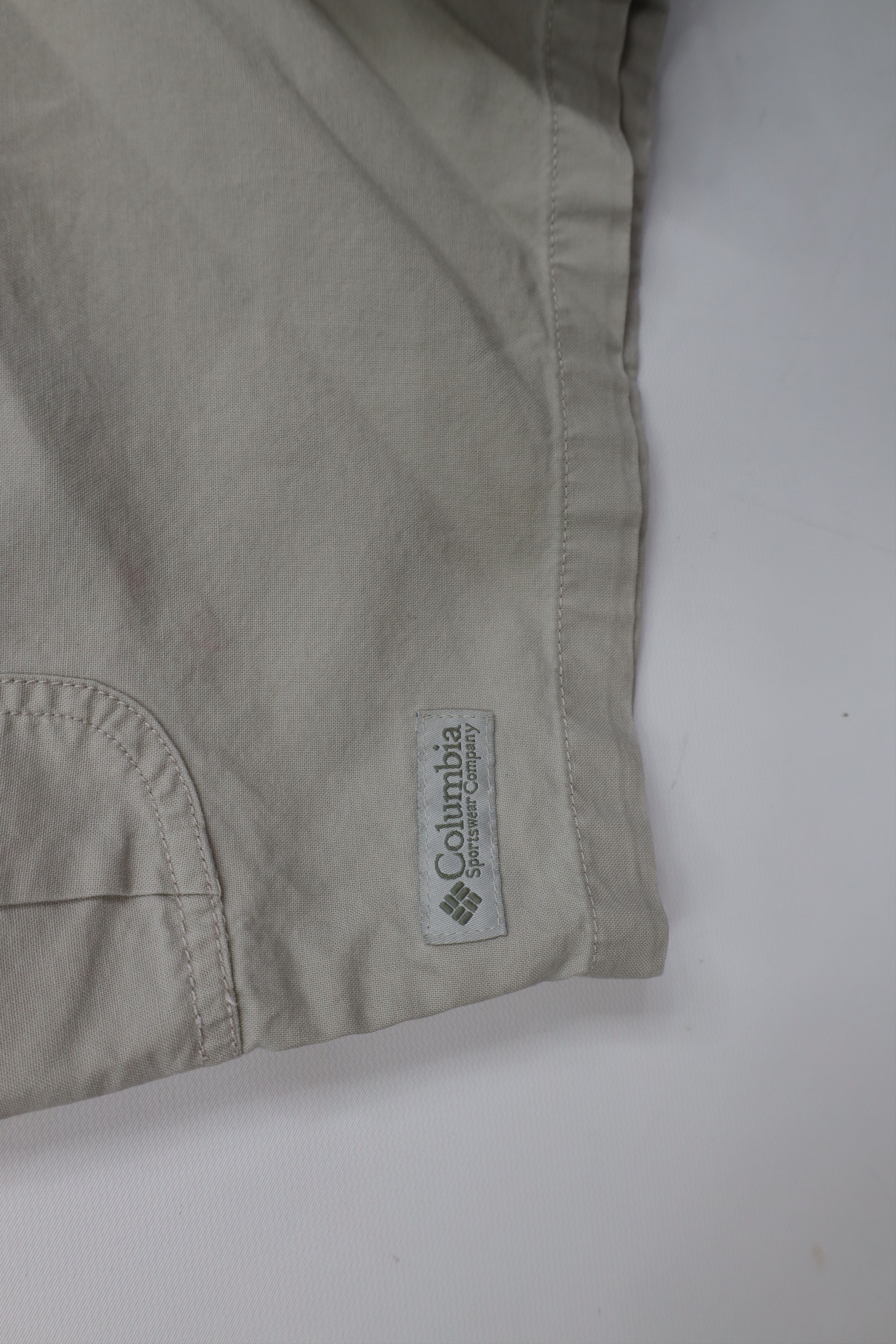 Columbia × Vintage Vintage Columbia Spell Out Above Knee Cargo Shorts Cotton Size US 42 / EU 58 - 7 Thumbnail