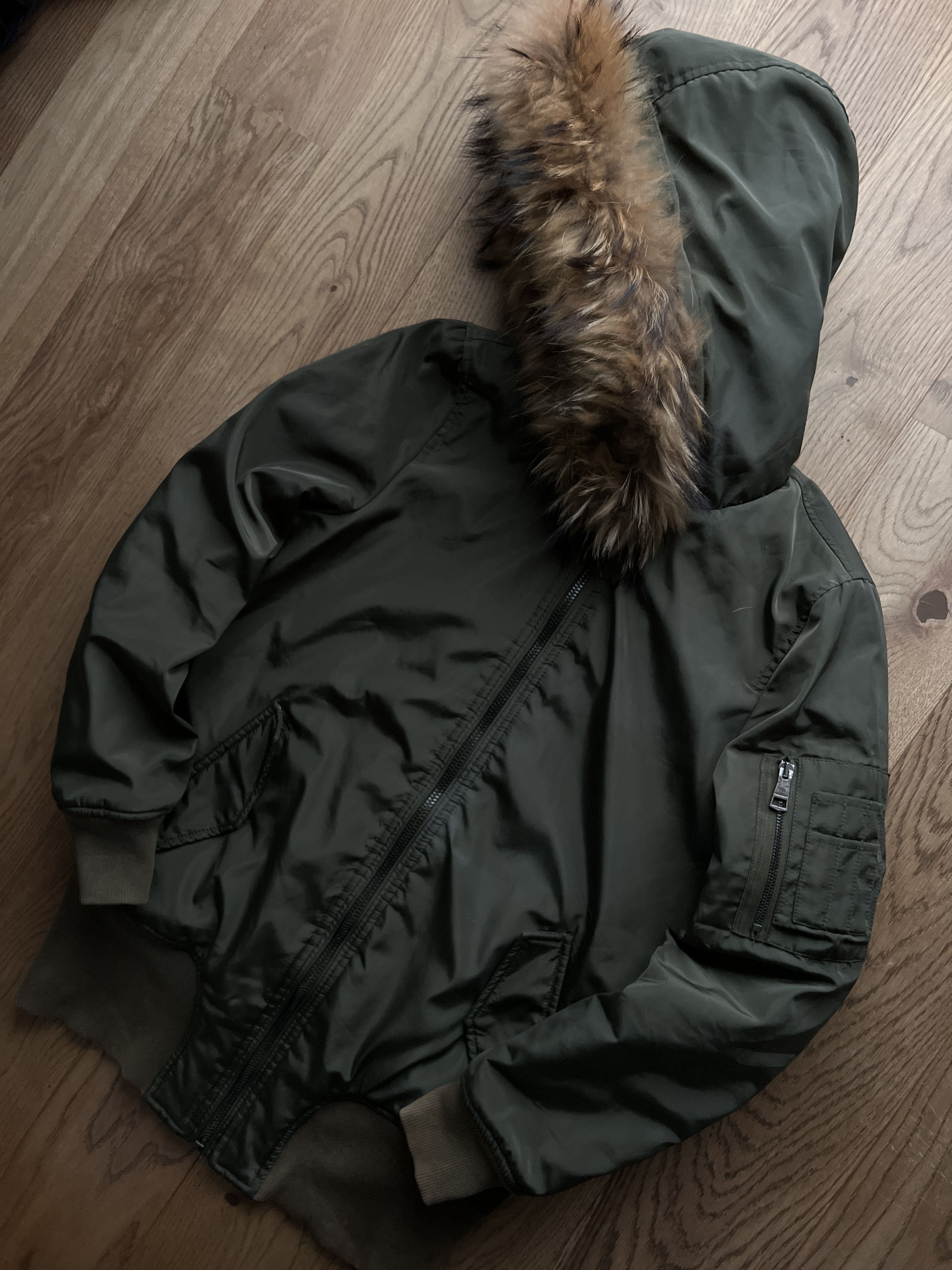 Burberry Burberry vintage faux fur hood bomber jacket avant garde y2k Size M / US 6-8 / IT 42-44 - 1 Thumbnail