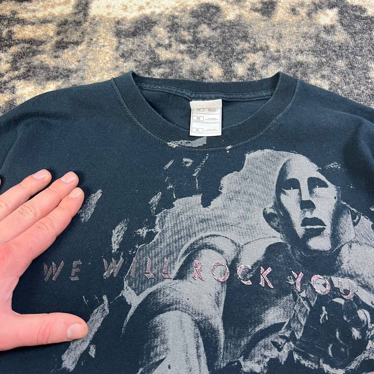 Band Tees Queen Vintage Y2K Two-Sides Big Logo Rock Band T-Shirt 1TS72 Size US XL / EU 56 / 4 - 5 Thumbnail