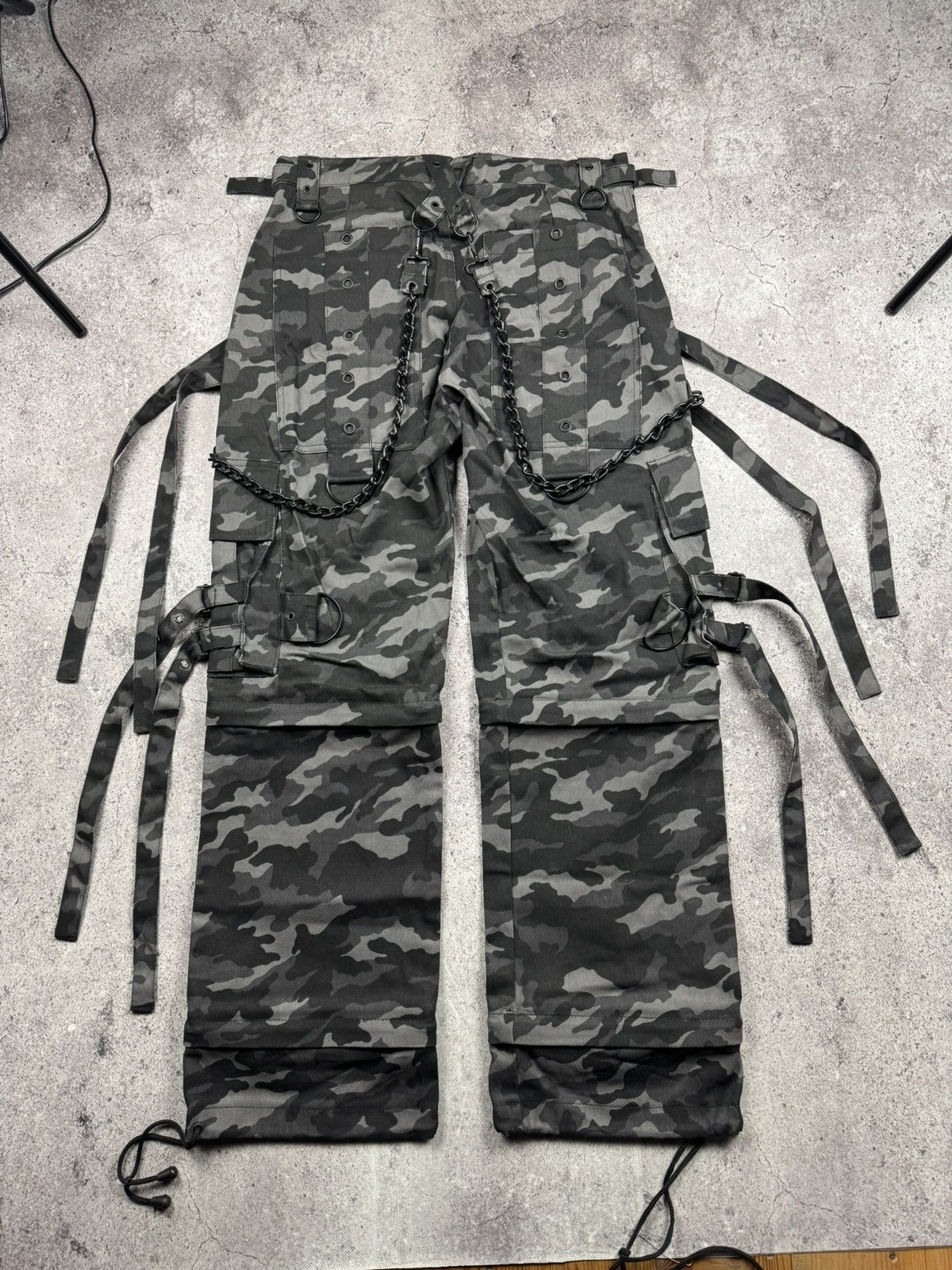 Japanese Brand 🔥VERY RARE GOTHICANA BY EMP AVANT GARDE BONDAGE CARGO PANTS🔥 Size US 34 / EU 50 - 16 Thumbnail
