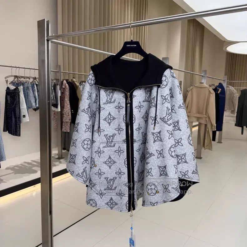 Louis Vuitton Louis Vuitton 25 black and white bib cloak Size ONE SIZE - 1 Thumbnail