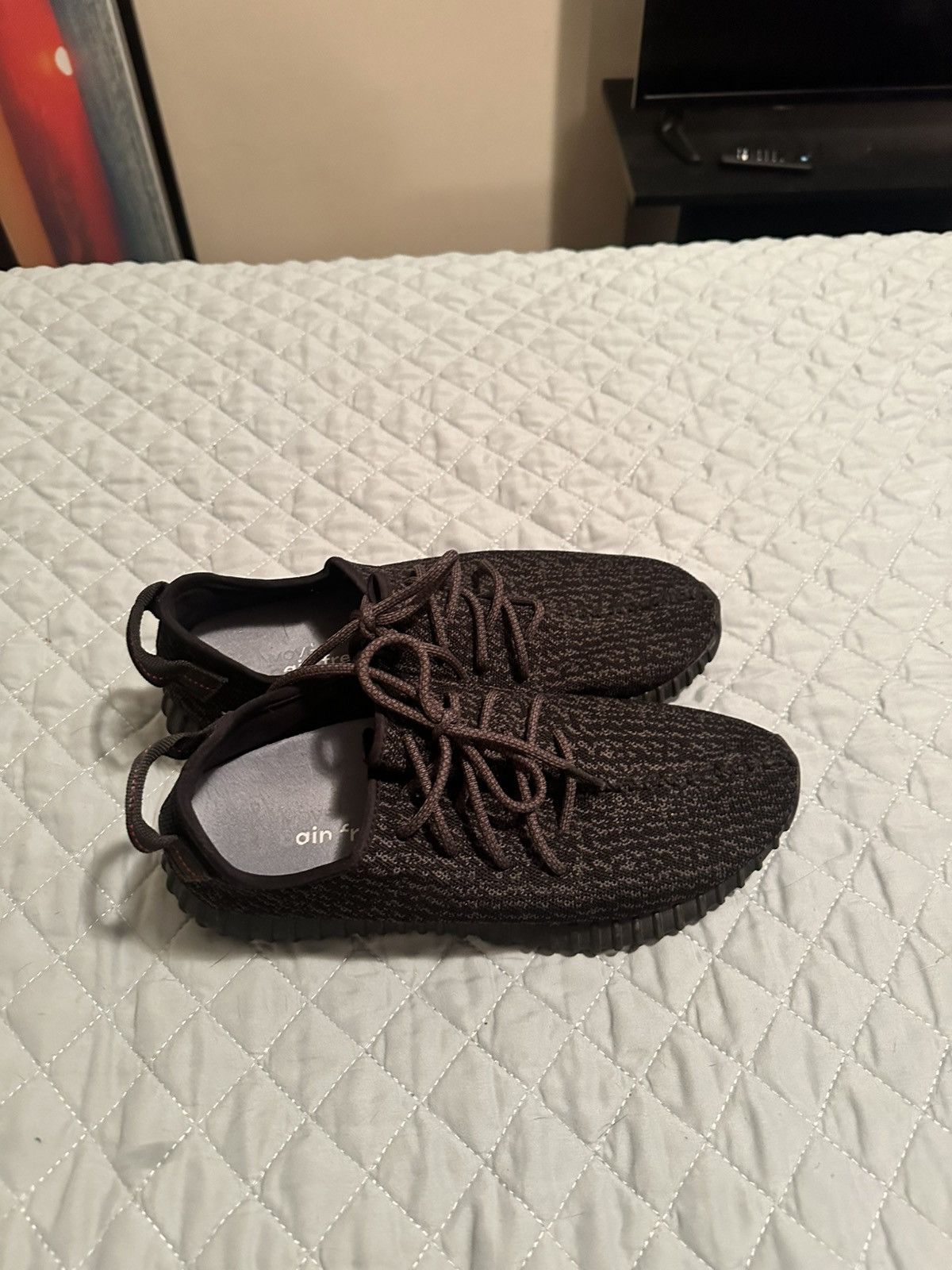 Yeezy Yeezy 350 Pirate Black Size US 12 / EU 45 - 2 Thumbnail