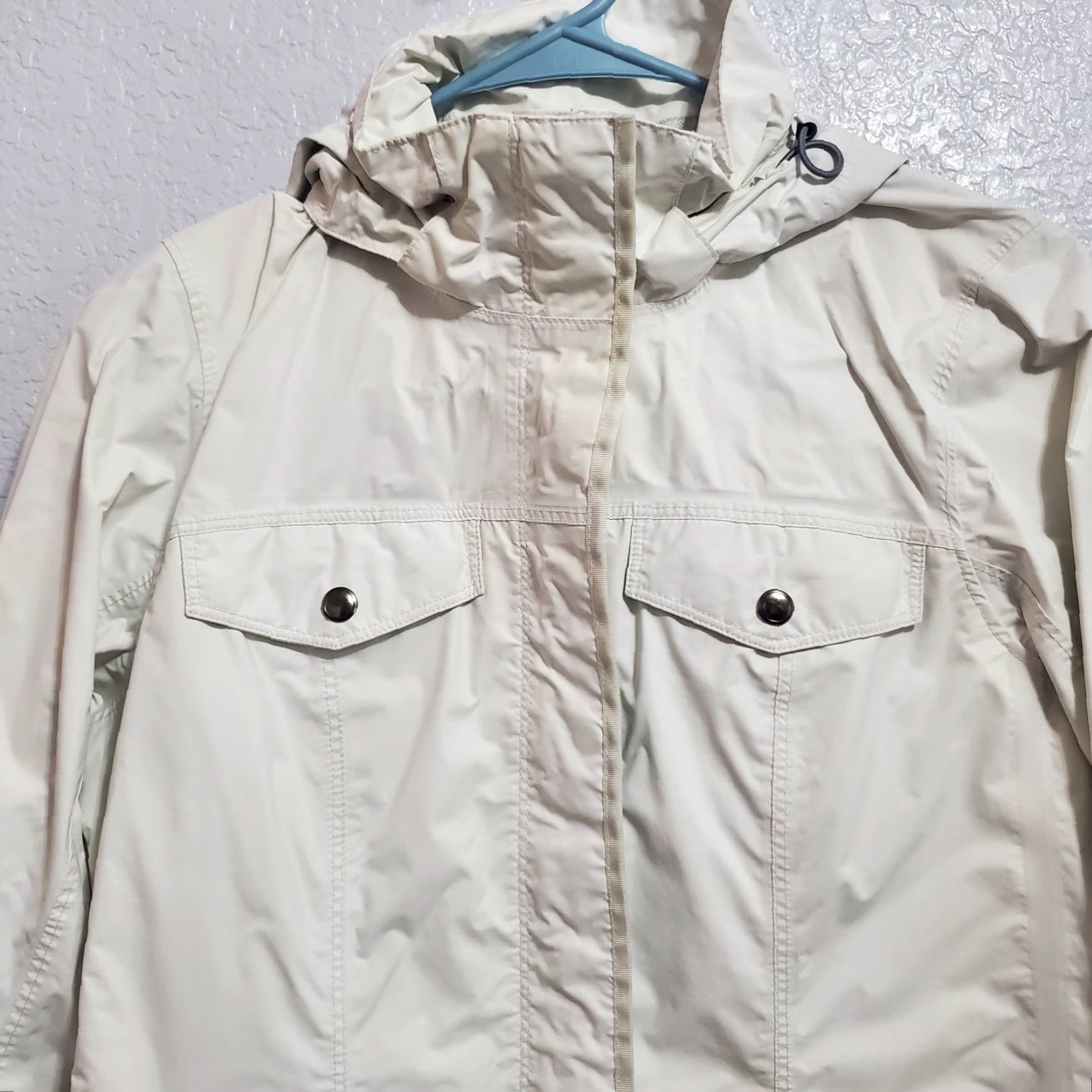 Mountain Hardwear VINTAGE Mountain Hardwear Rain Jacket Women S White Detachable Hood Nylon Soft Shell FLAW Size S / US 4 / IT 40 - 7 Thumbnail