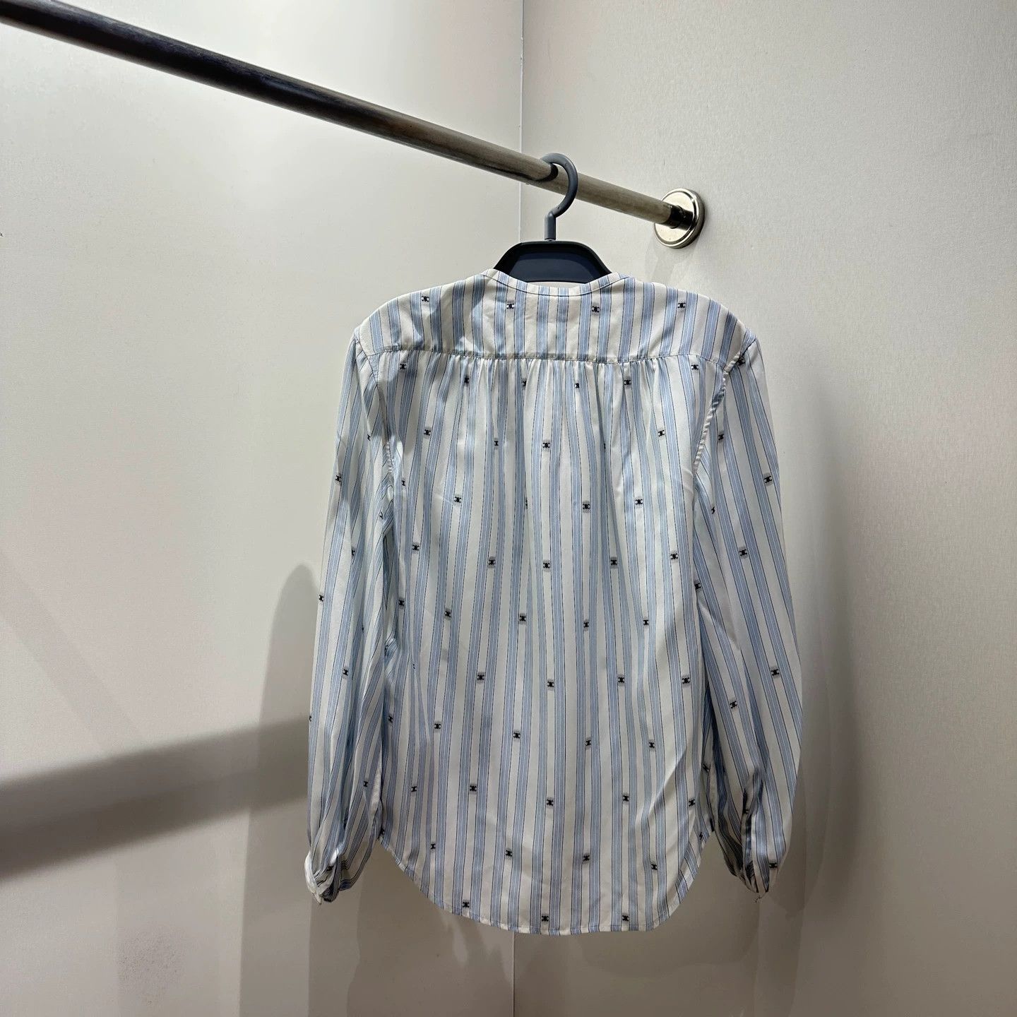 Celine CELINE feb307 allover Triomphe logo pendant silk shirt 36 Size XS / US 0-2 / IT 36-38 - 2 Thumbnail