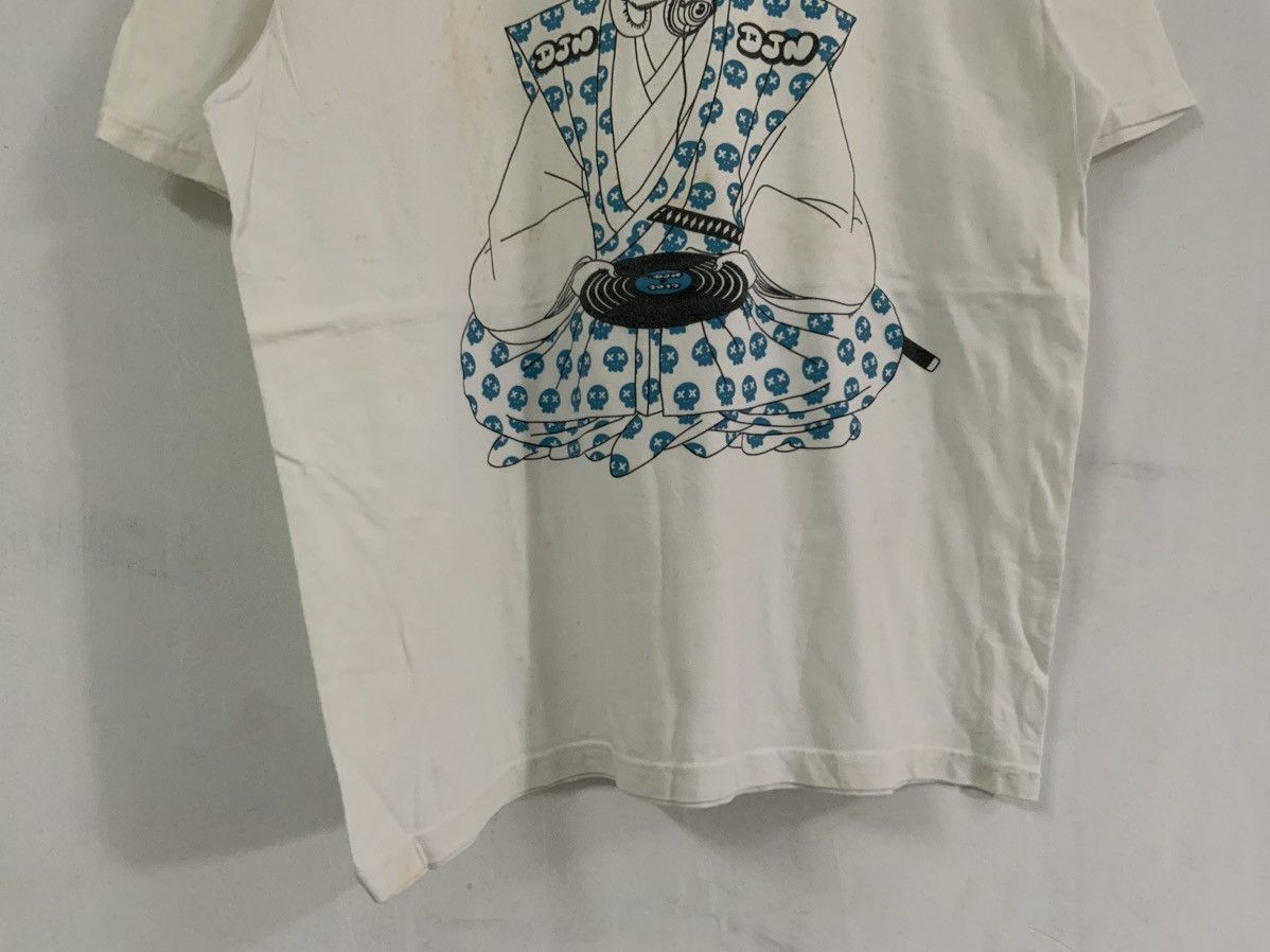 Japanese Brand Kimono Japan Deisgner Modern Style Big Logo Tee Size US L / EU 52-54 / 3 - 4 Thumbnail