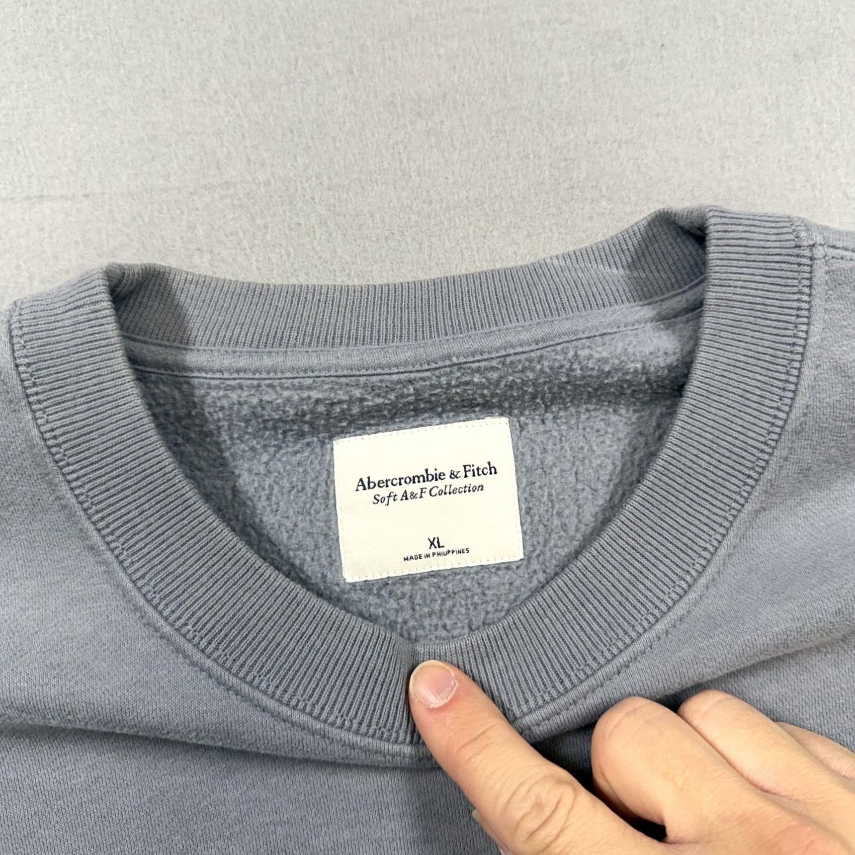 Abercrombie & Fitch Abercrombie & Fitch Sweatshirt Mens XL Gray Fleece Crewneck Pullover Lake Tahoe Ski Outdoor Graphic Print Embroidered Logo Size US XL / EU 56 / 4 - 3 Thumbnail