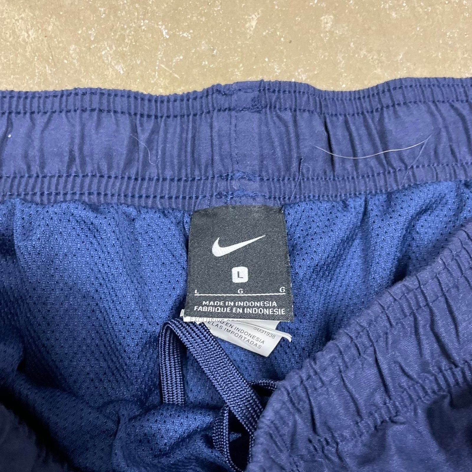 Nike Nike navy blue shorts size Size US 33 - 2 Thumbnail