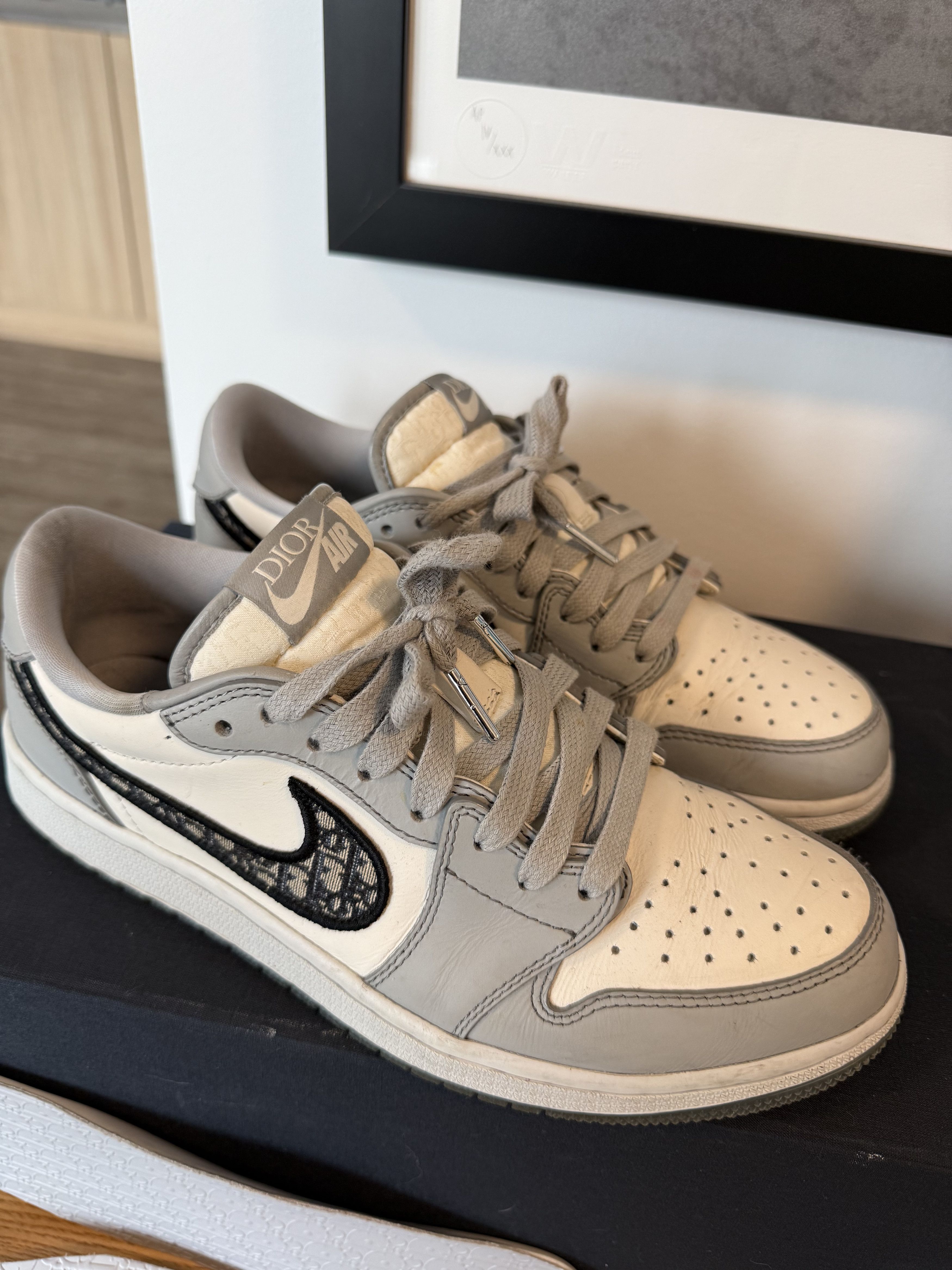 Dior × Jordan Brand Nike Air Jordan 1 x Christian Dior - Low - Size 8.5 - 41.5 Size US 8.5 / EU 41-42 - 1 Thumbnail