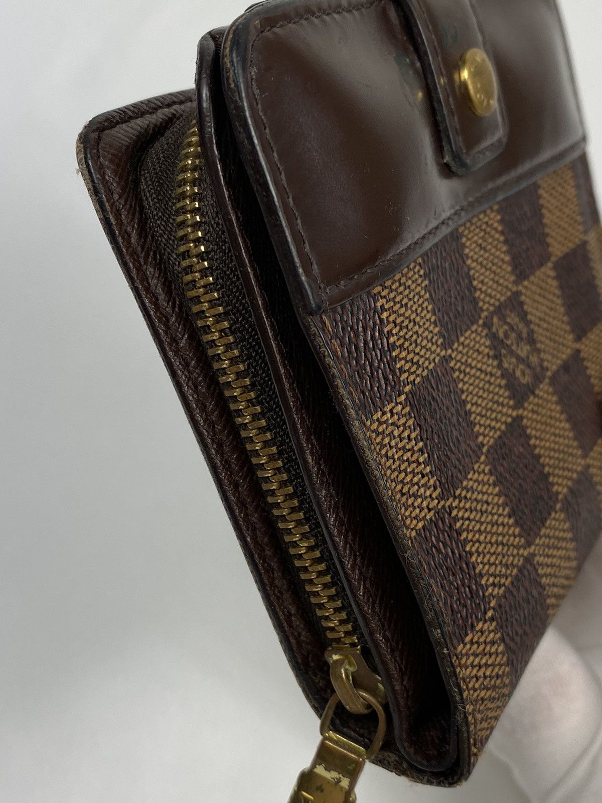 Damier Ebene Zippy Wallet