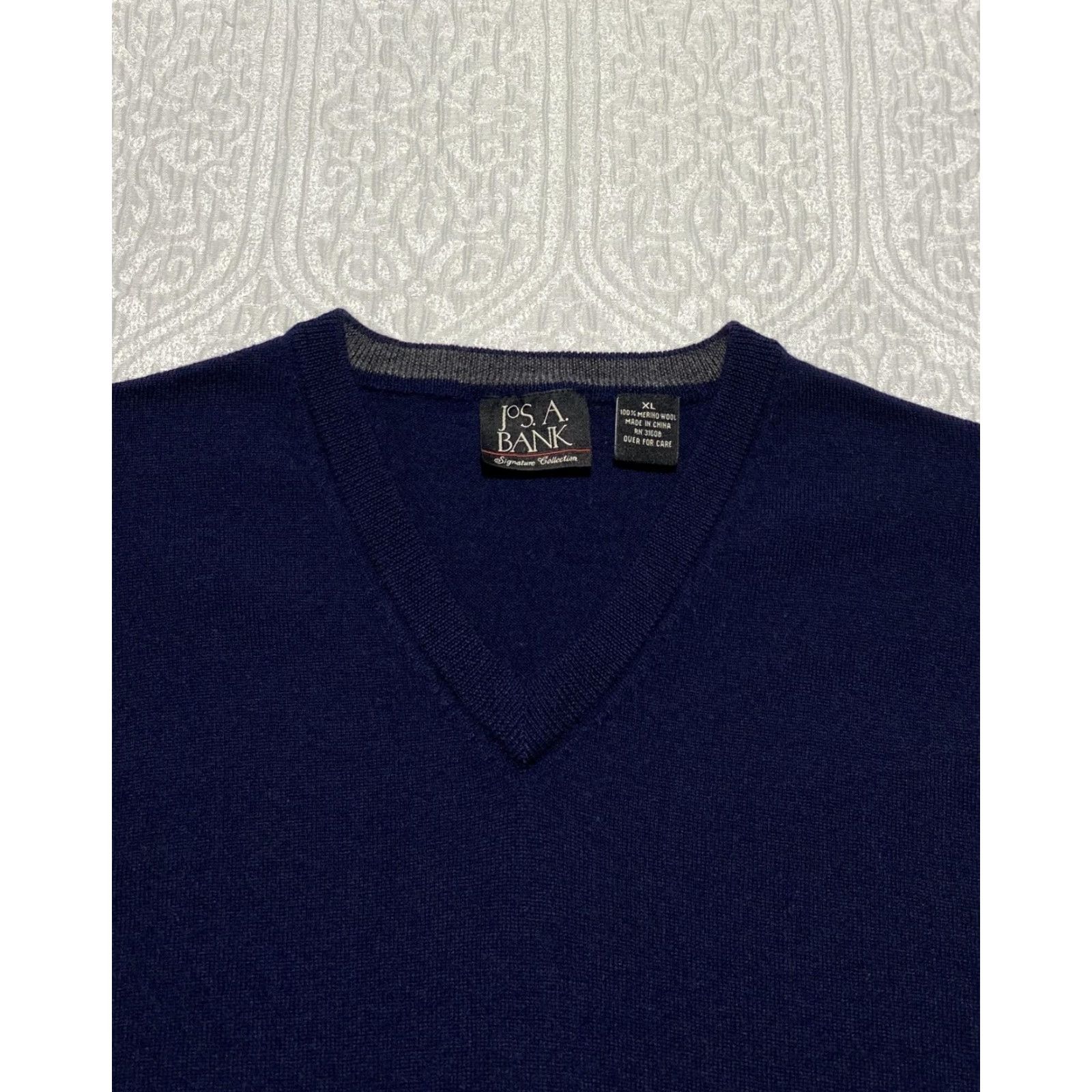 Jos. A. Bank Jos A Bank Sweater Mens XL Navy Merino Wool V Neck Pullover Signature Collection Knit Size US XL / EU 56 / 4 - 2 Thumbnail