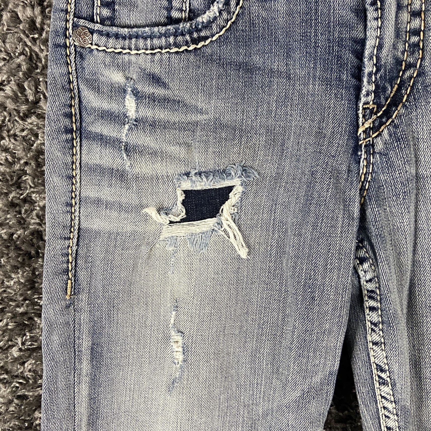 Silver Jeans Co. SILVER JEANS Suki Flap Bermuda Distressed Jean Shorts Blue Women’s 26 Size 26" / US 2 / IT 38 - 4 Thumbnail