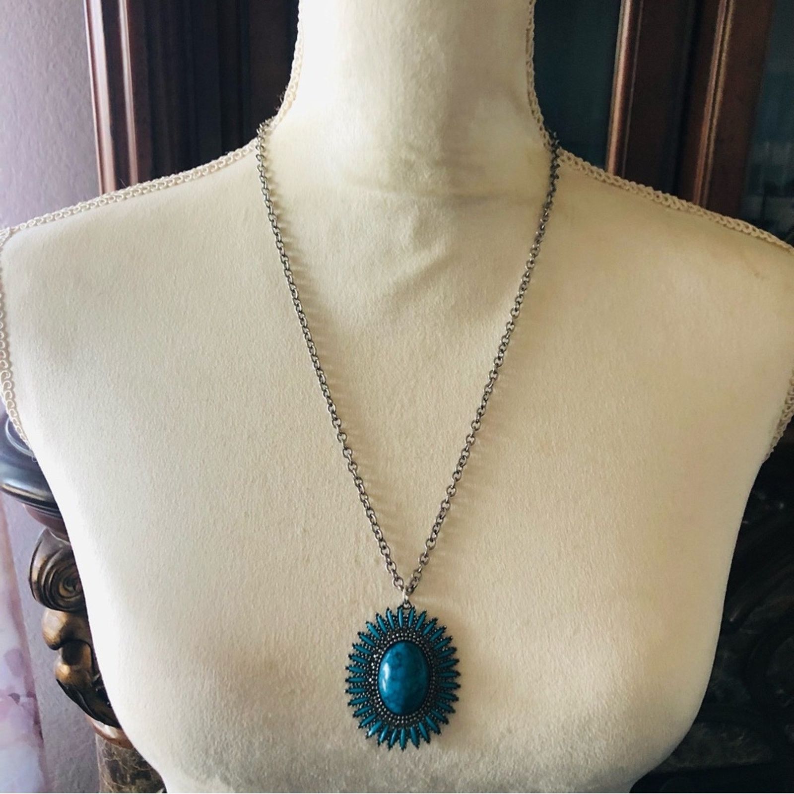 Vintage Vintage Celebrity southwest style pendant on chain necklace Size ONE SIZE - 2 Thumbnail