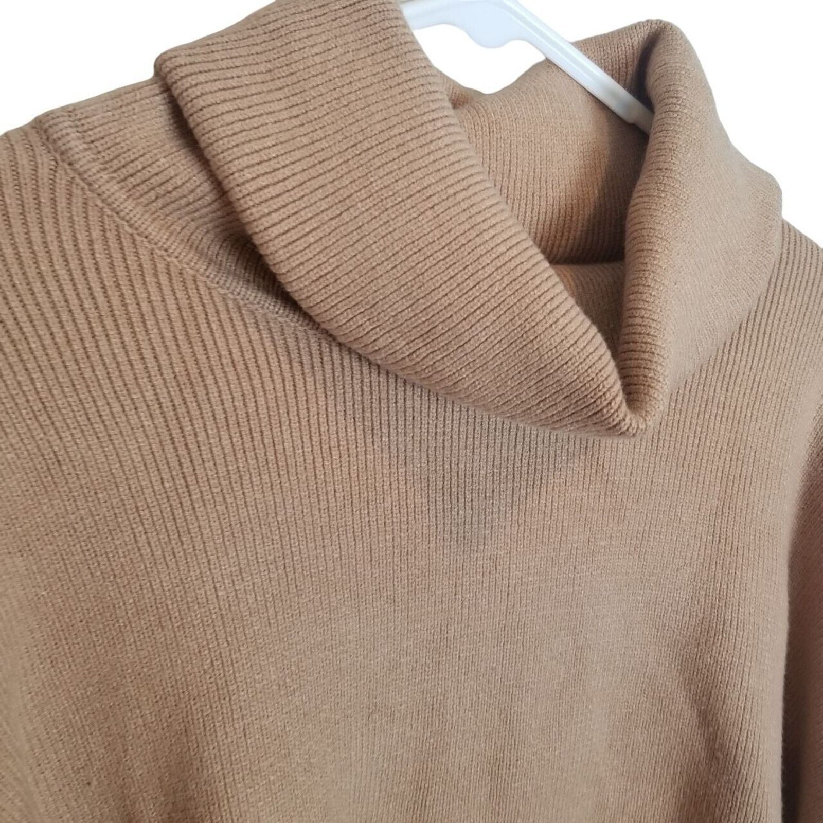 Lululemon Lulus Womens Turtleneck Sweater M Tan Minimalist Ribbed Prep Size M / US 6-8 / IT 42-44 - 5 Thumbnail